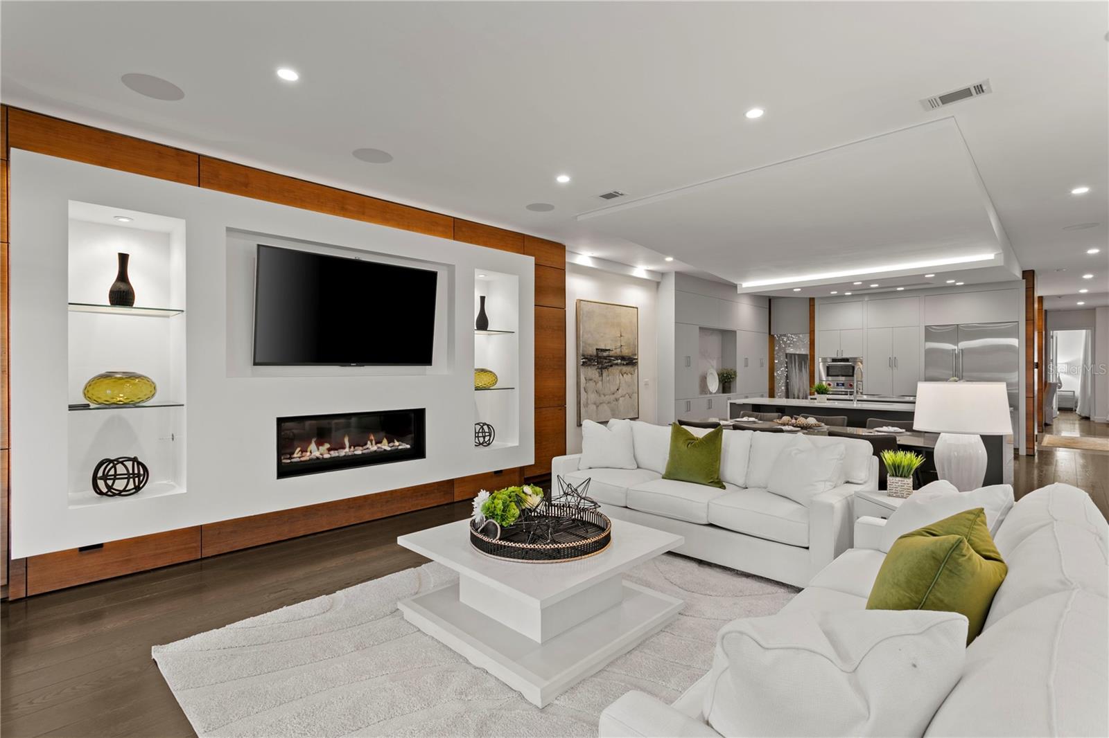 TB8409679 Property Photo