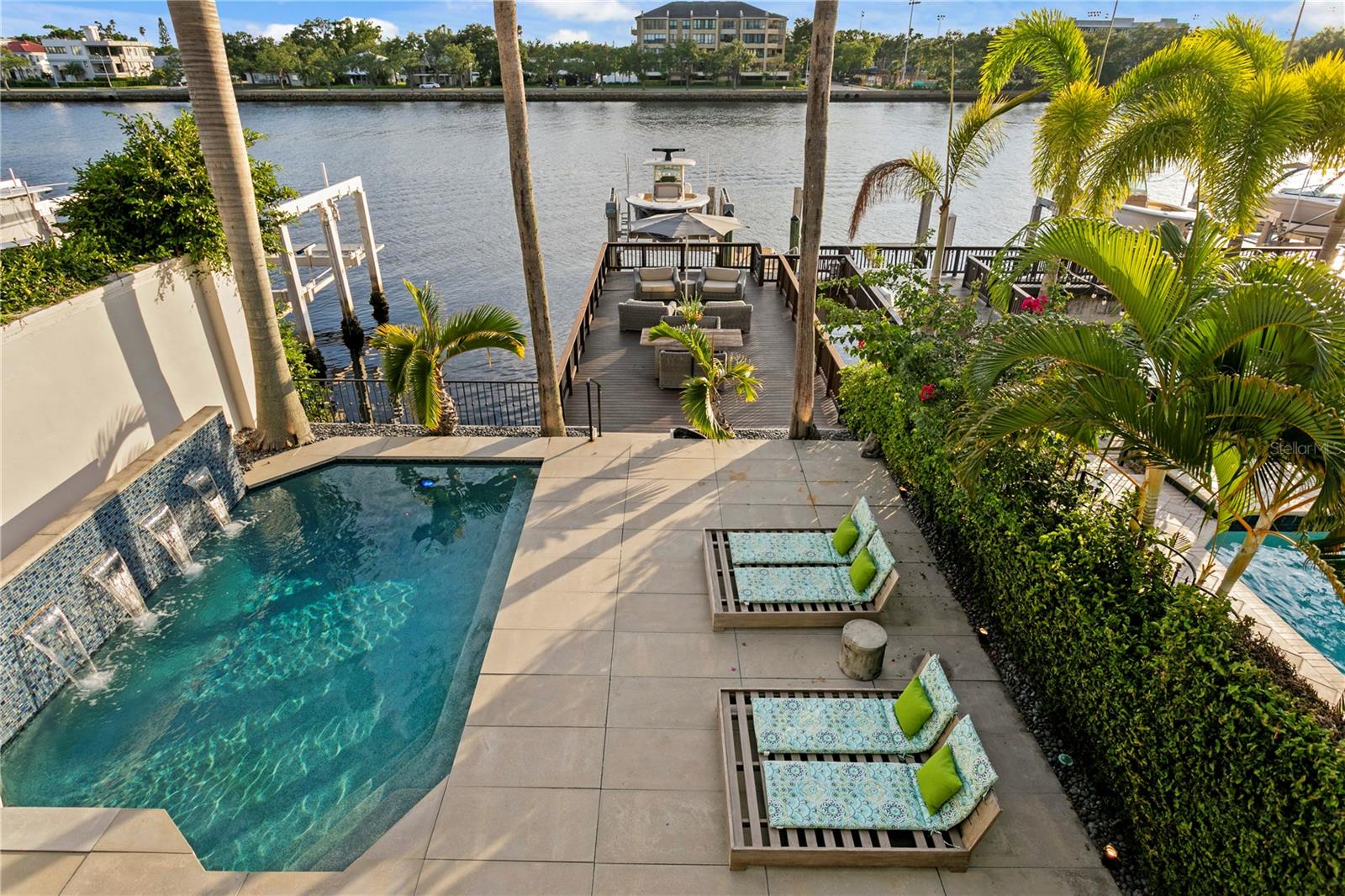 TB8409679 Property Photo