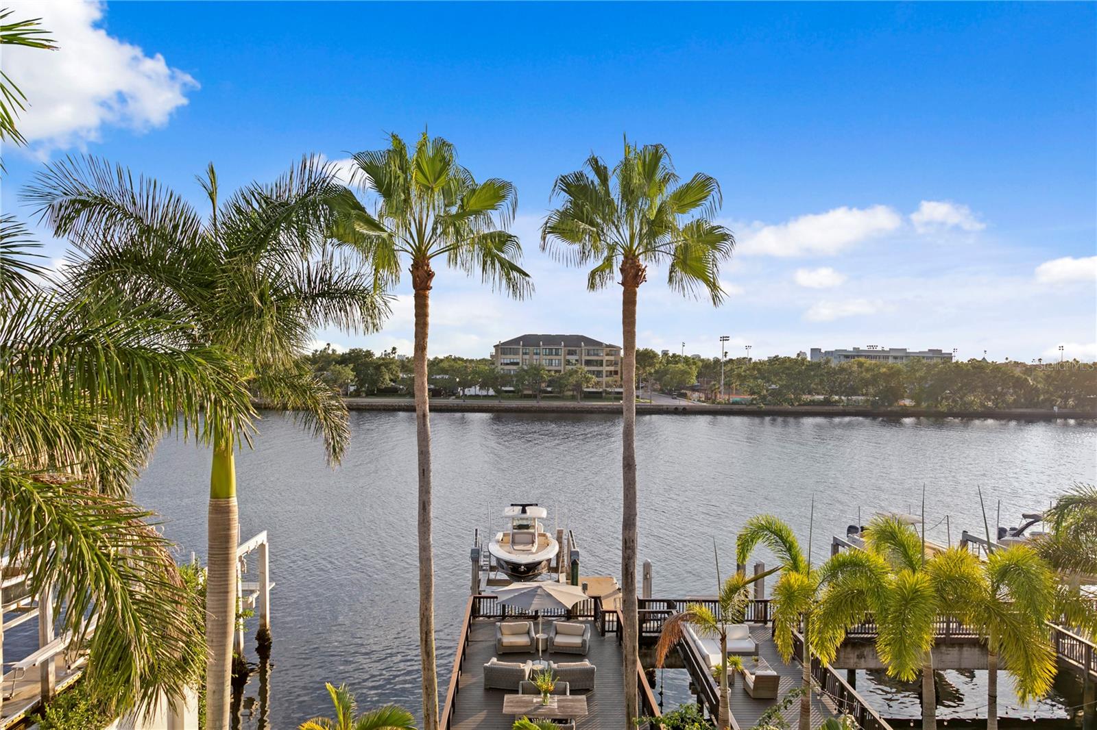 TB8409679 Property Photo