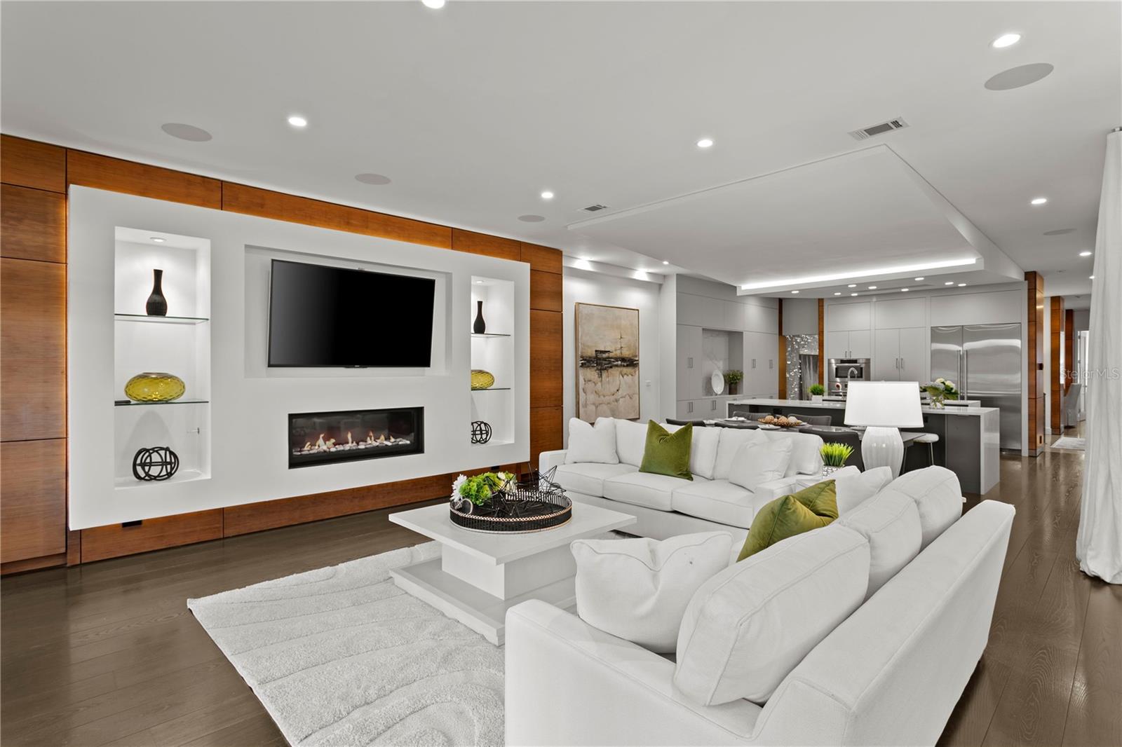 TB8409679 Property Photo