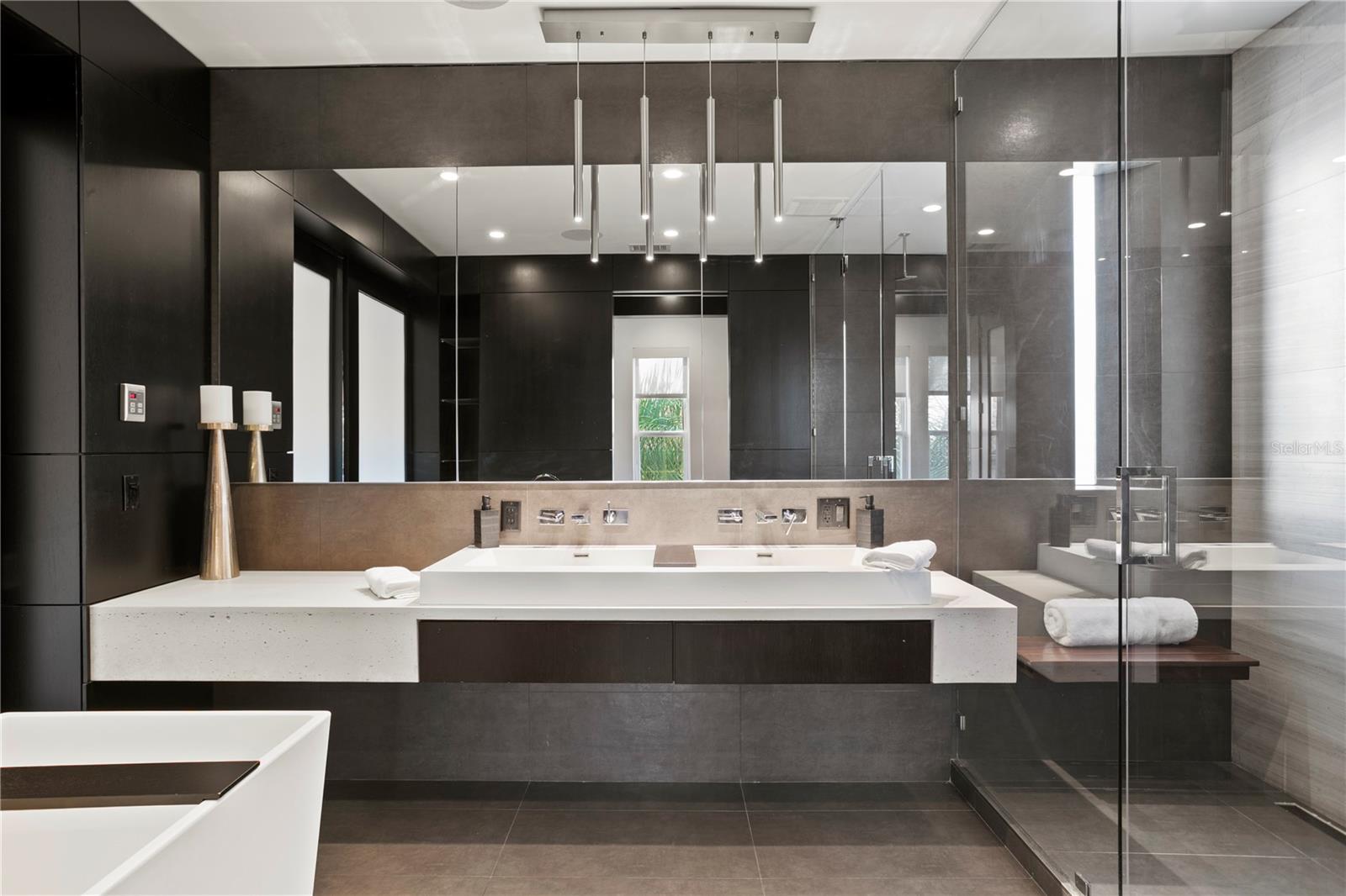 TB8409679 Property Photo