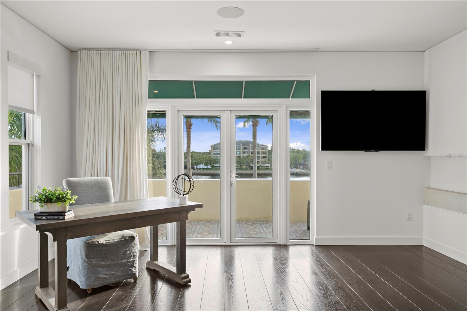 TB8409679 Property Photo