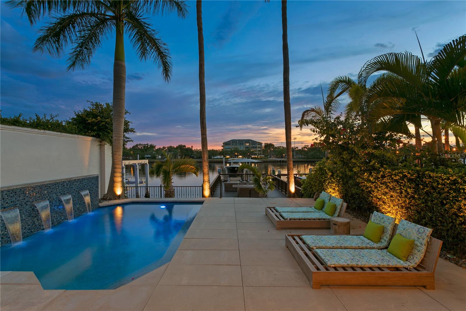 TB8409679 Property Photo