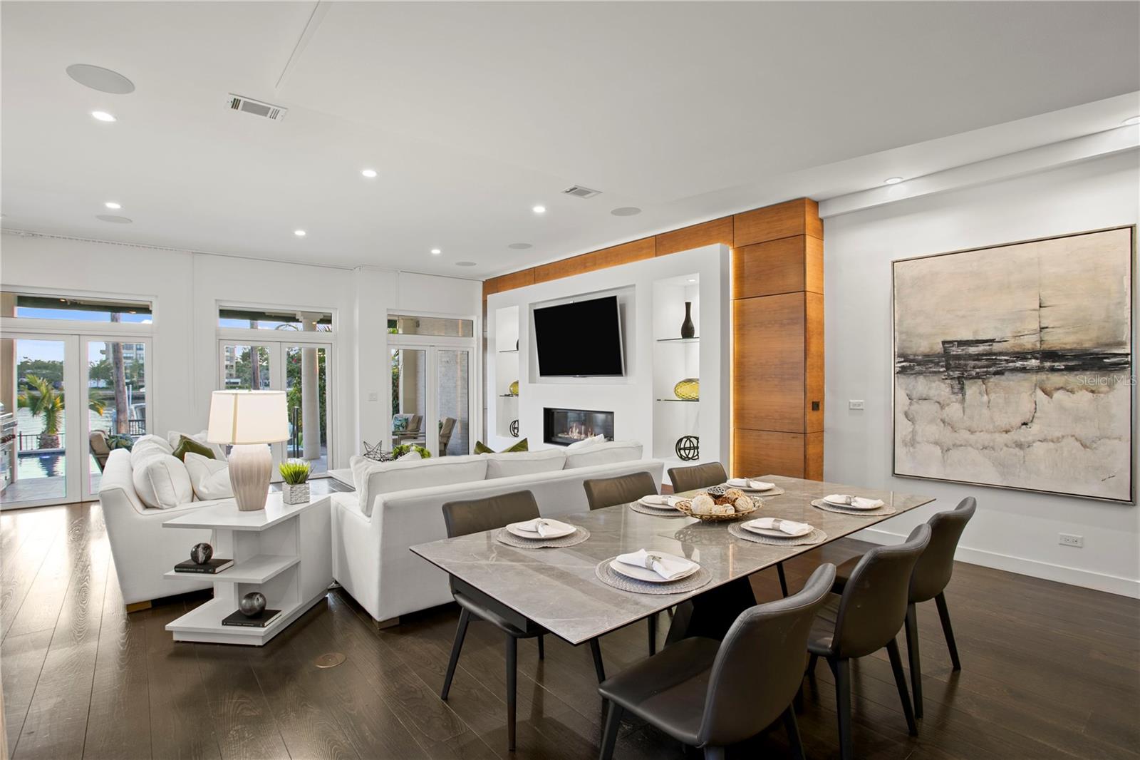 TB8409679 Property Photo