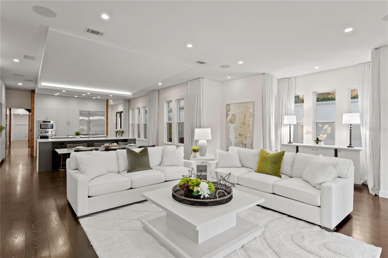 TB8409679 Property Photo