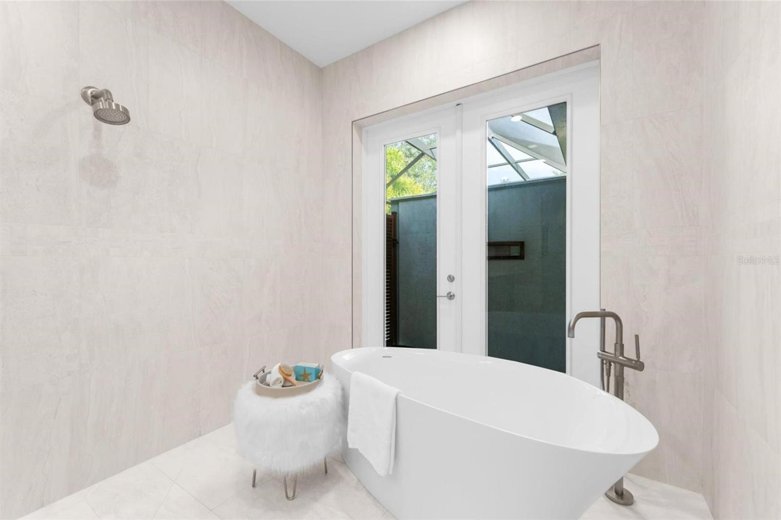 TB8409835 Property Photo