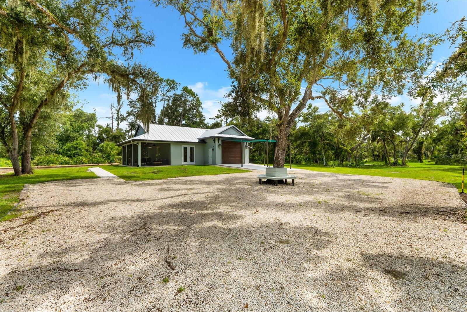 TB8409835 Property Photo