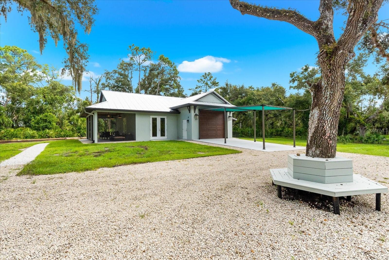 TB8409835 Property Photo