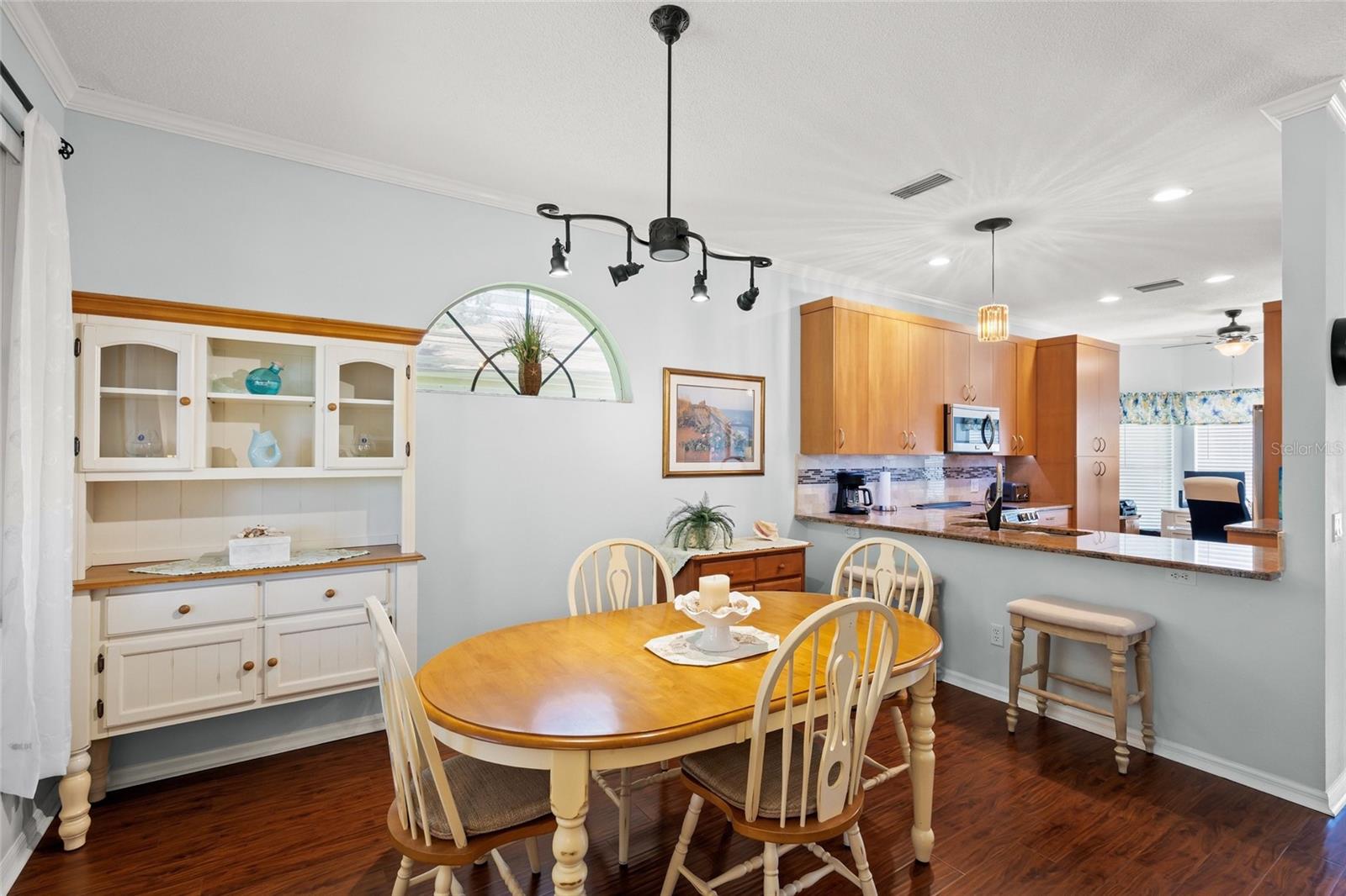 A4659664 Property Photo