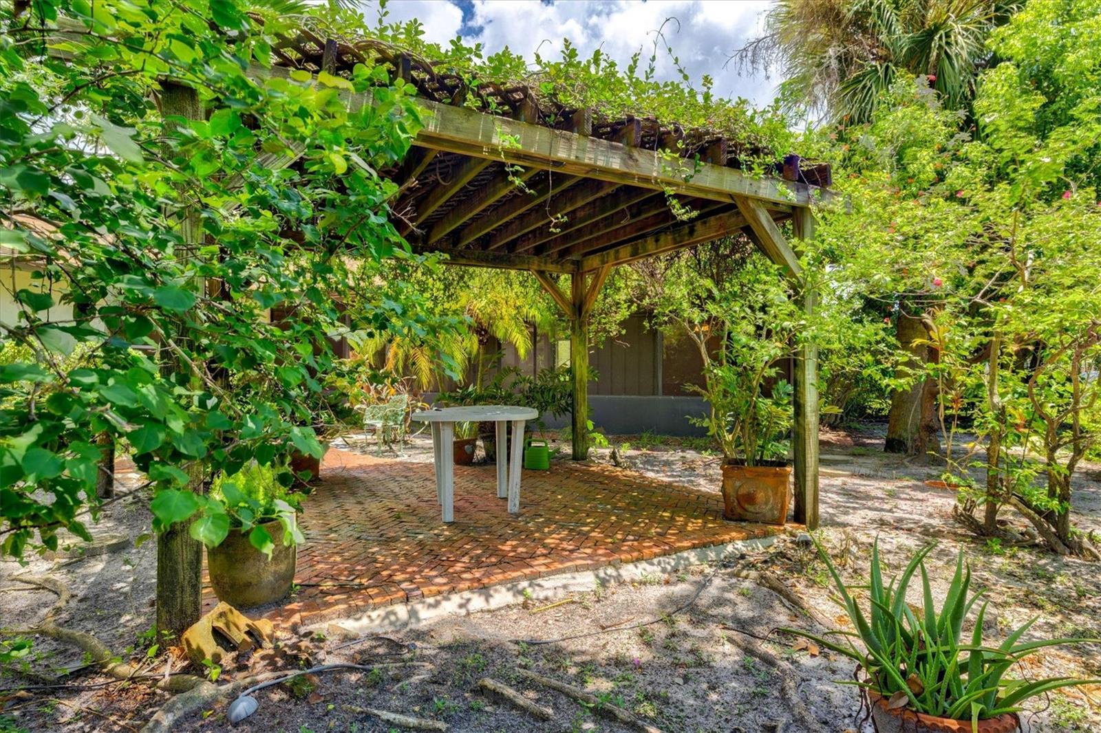 A4659698 Property Photo