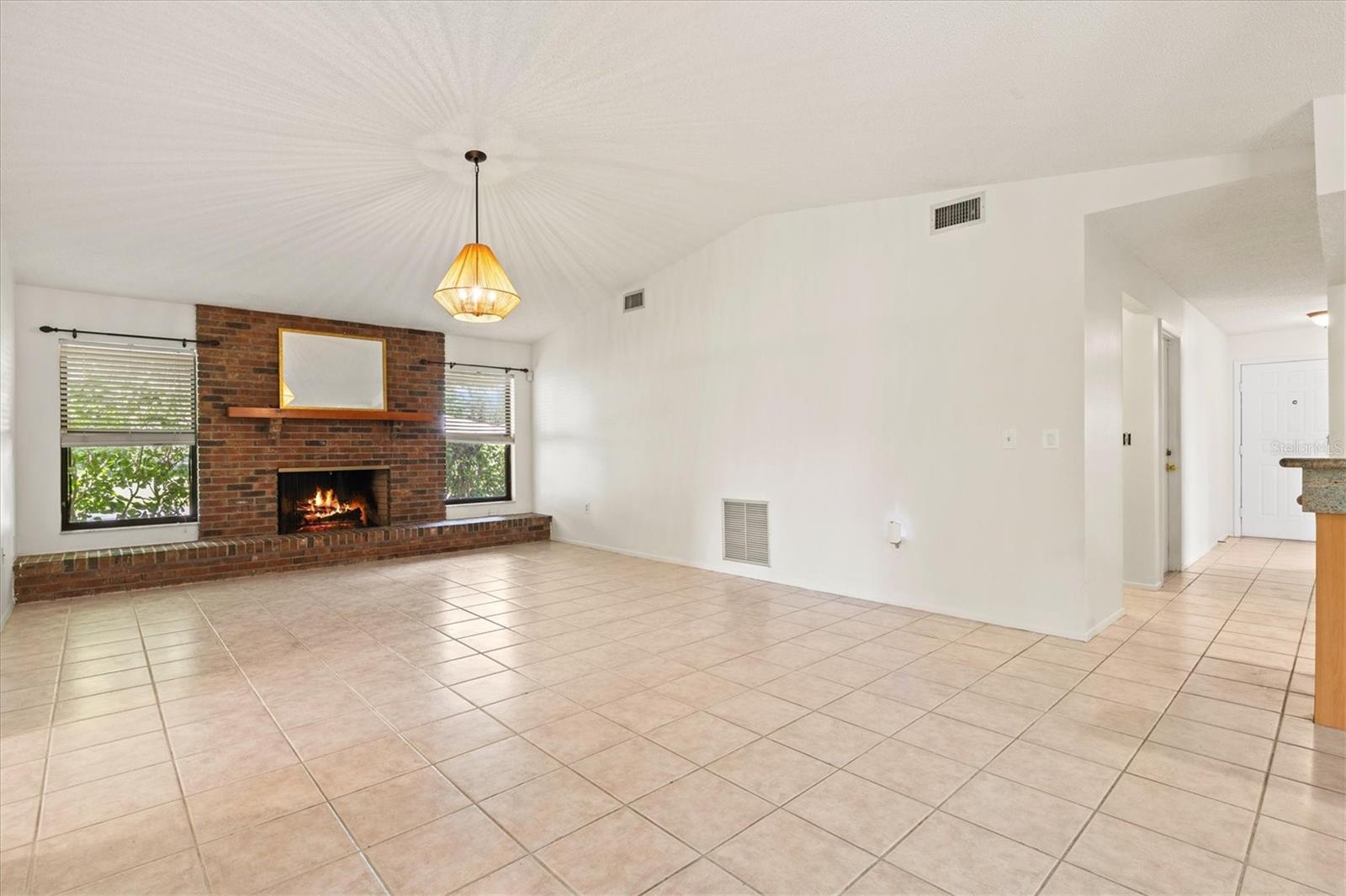 A4659698 Property Photo