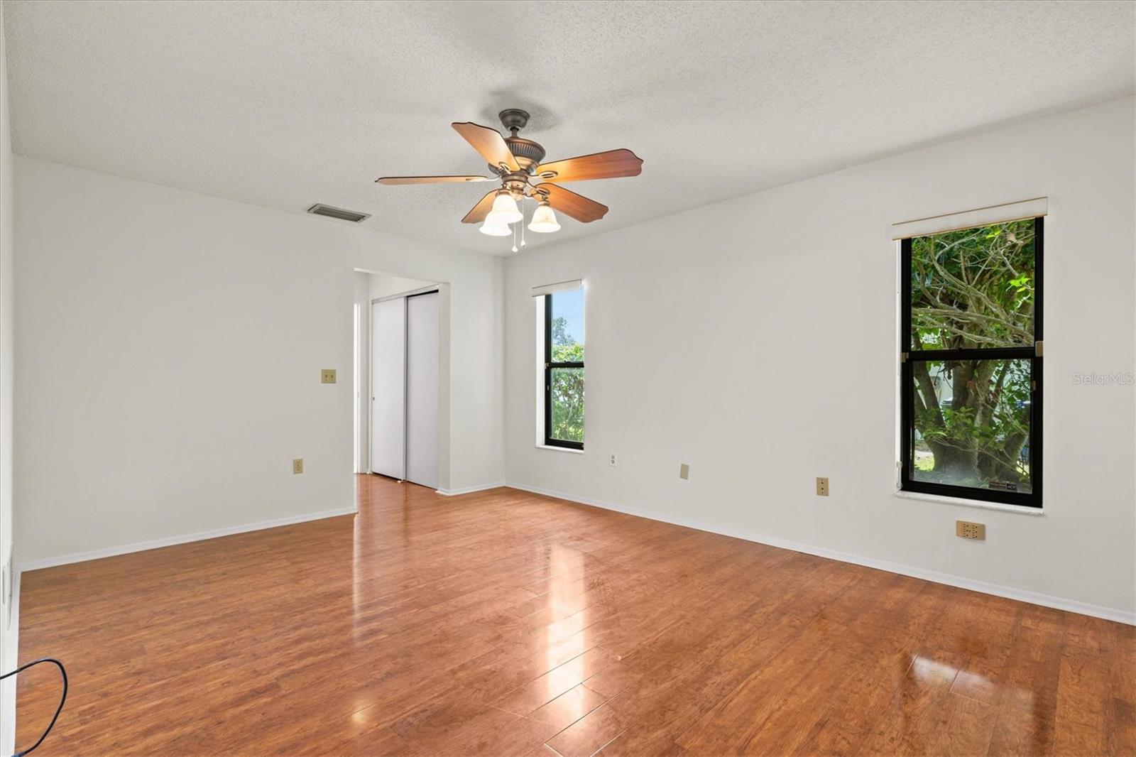 A4659698 Property Photo