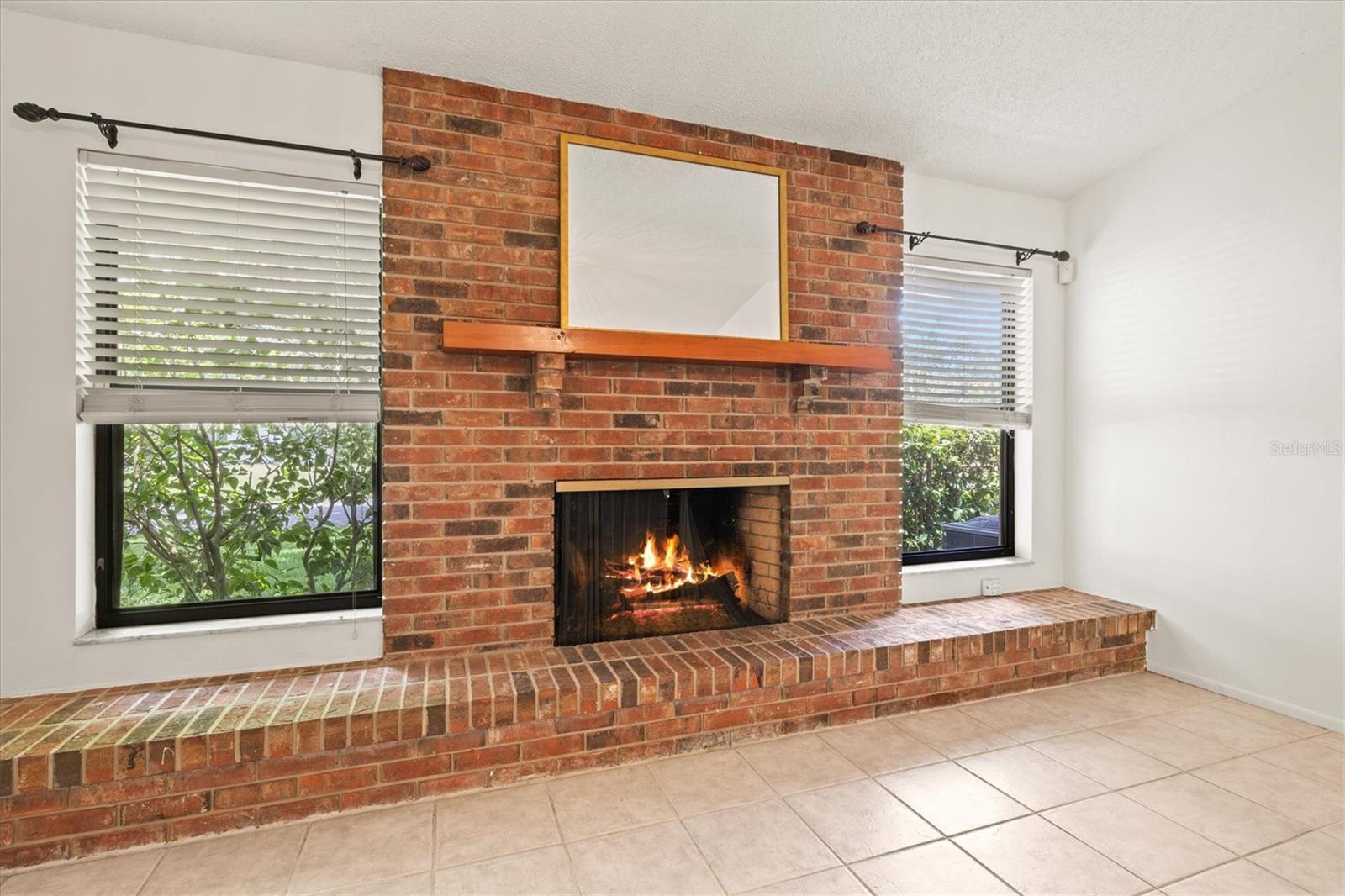 A4659698 Property Photo