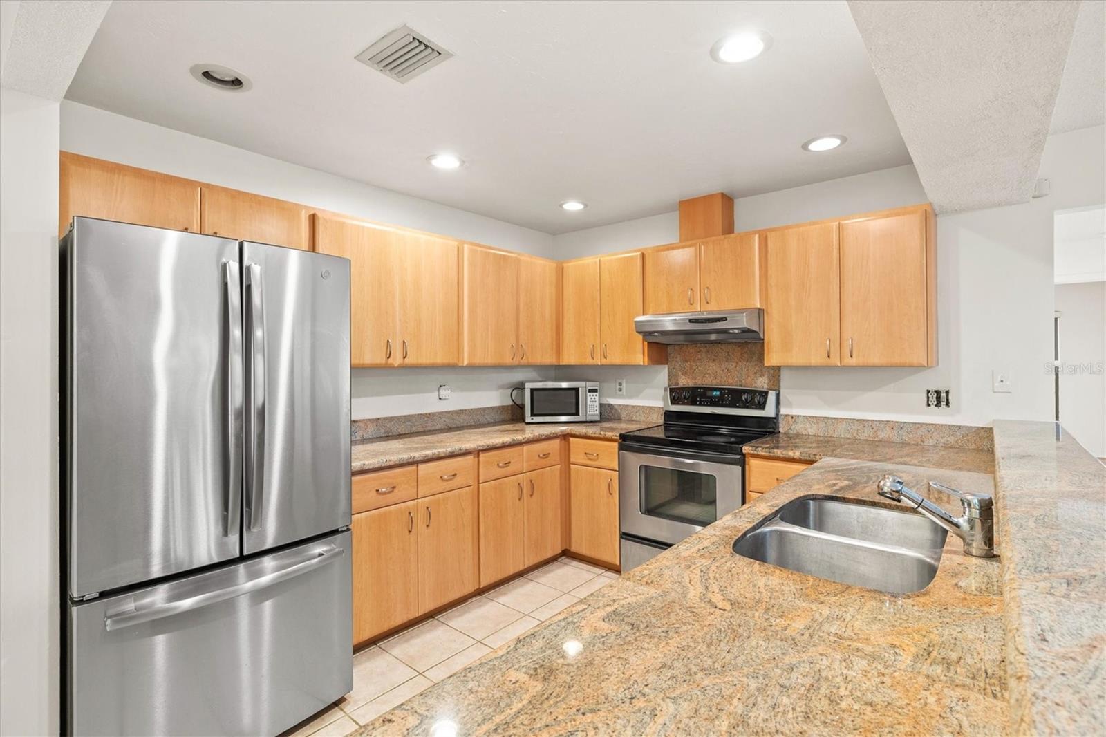A4659698 Property Photo