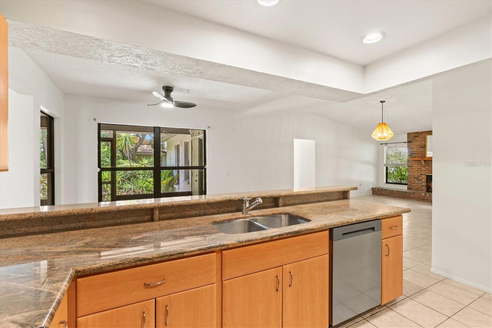 A4659698 Property Photo