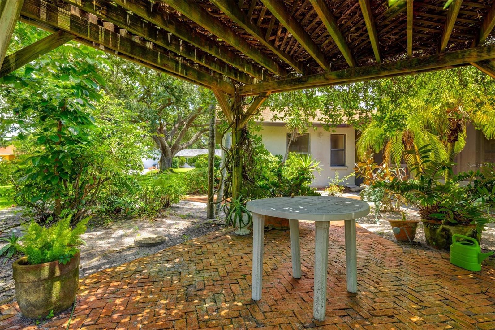 A4659698 Property Photo
