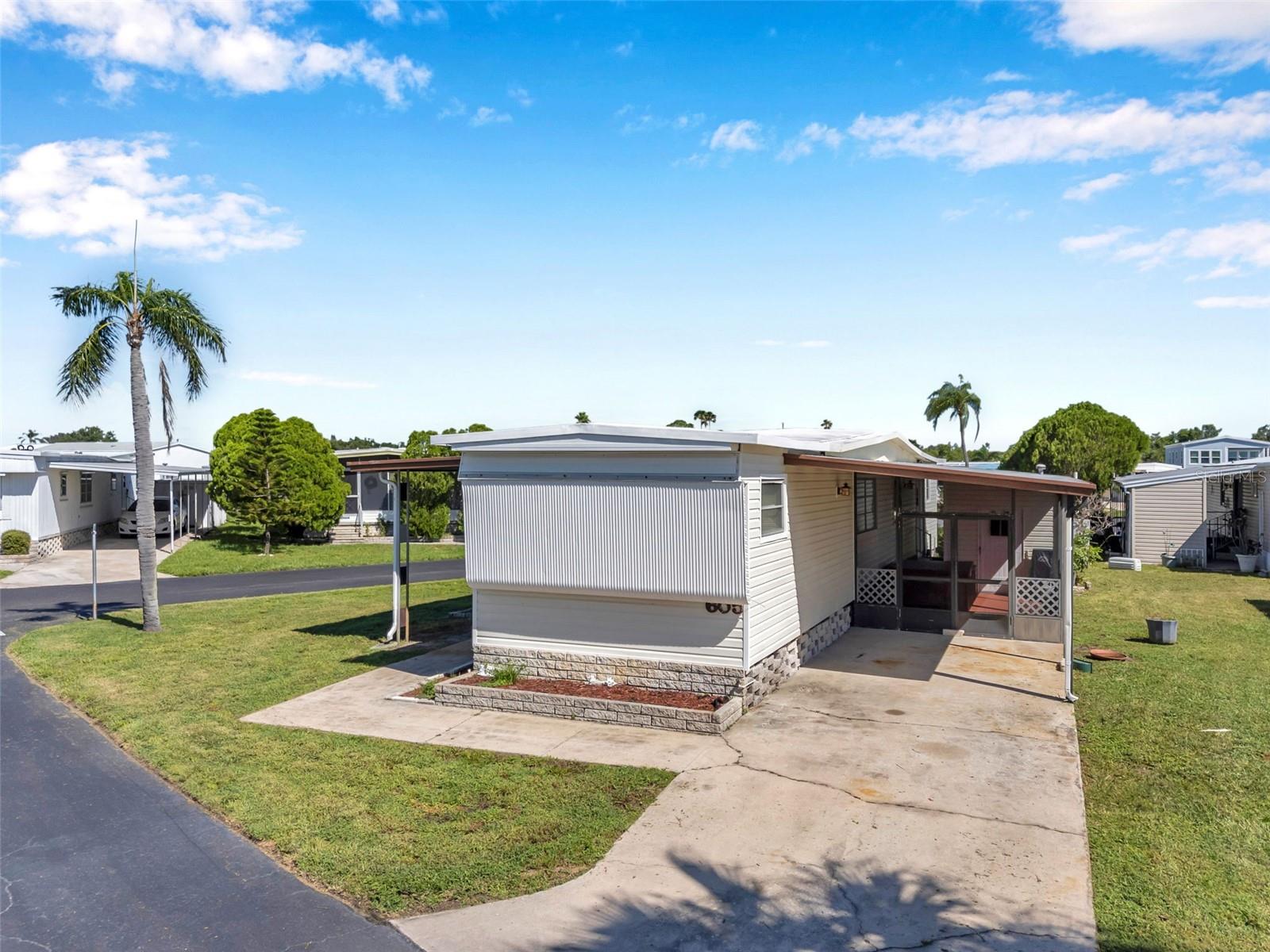 W7877547 Property Photo