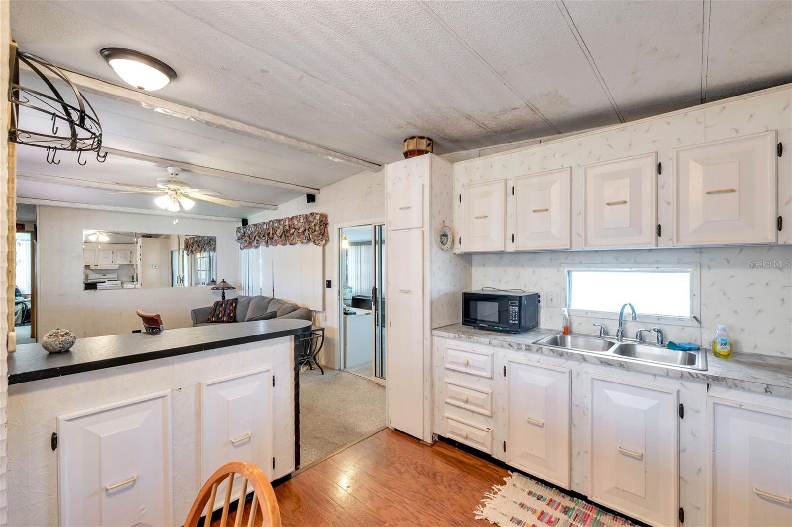 W7877547 Property Photo