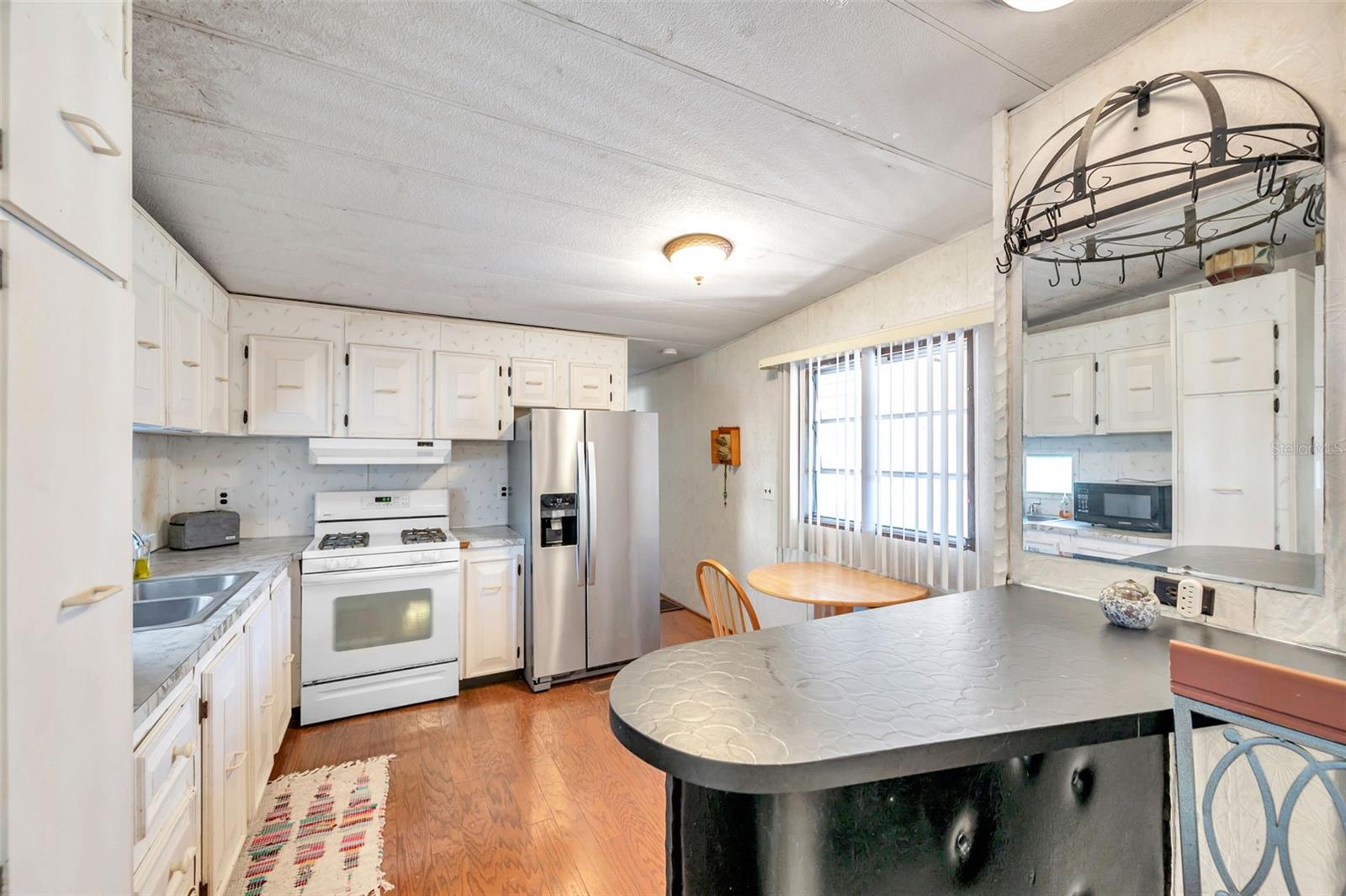 W7877547 Property Photo