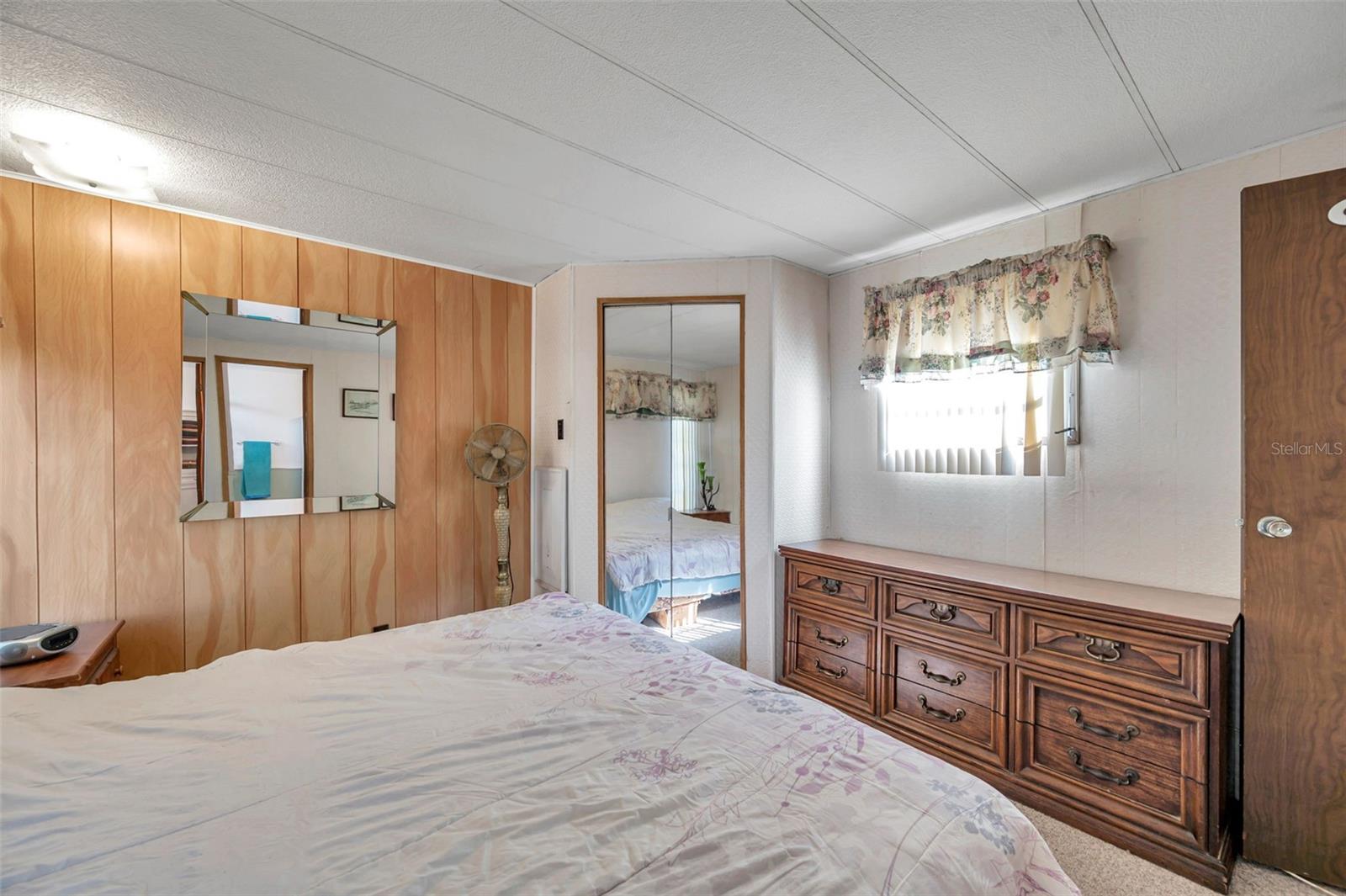 W7877547 Property Photo