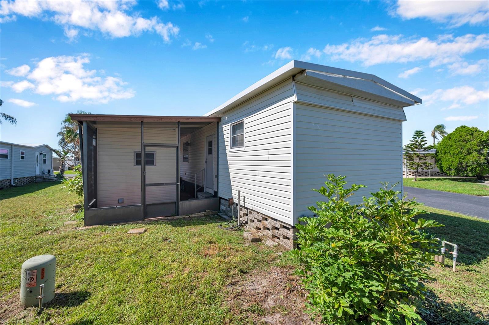 W7877547 Property Photo