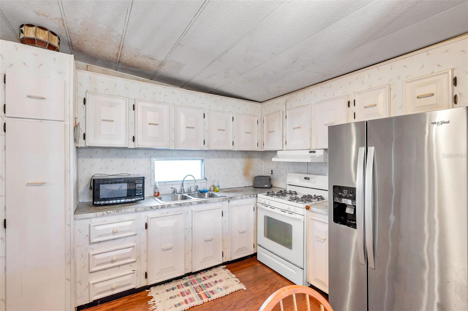 W7877547 Property Photo