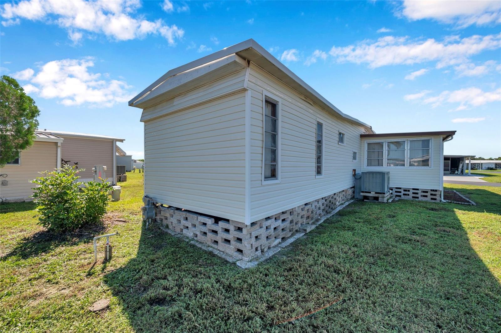 W7877547 Property Photo