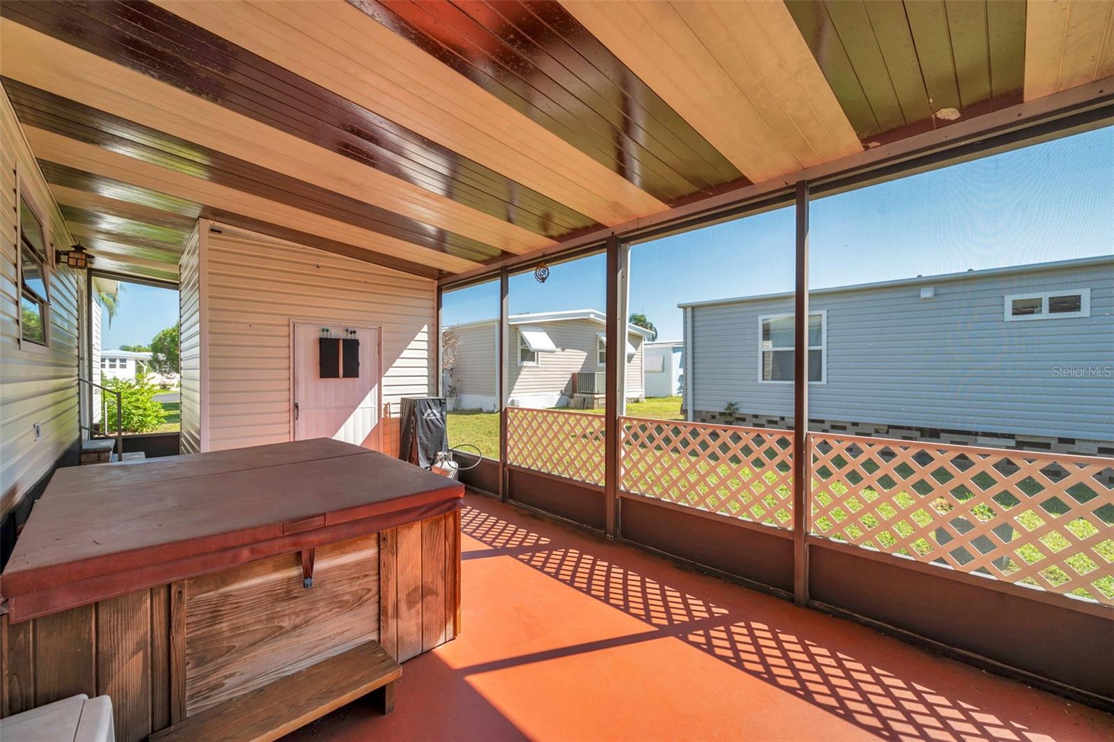 W7877547 Property Photo