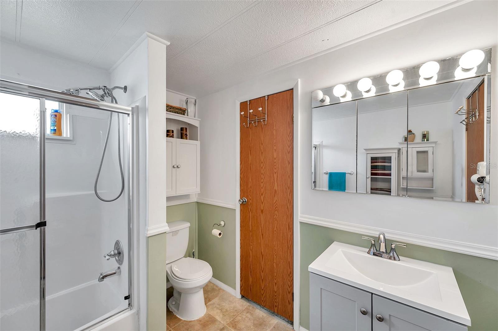 W7877547 Property Photo