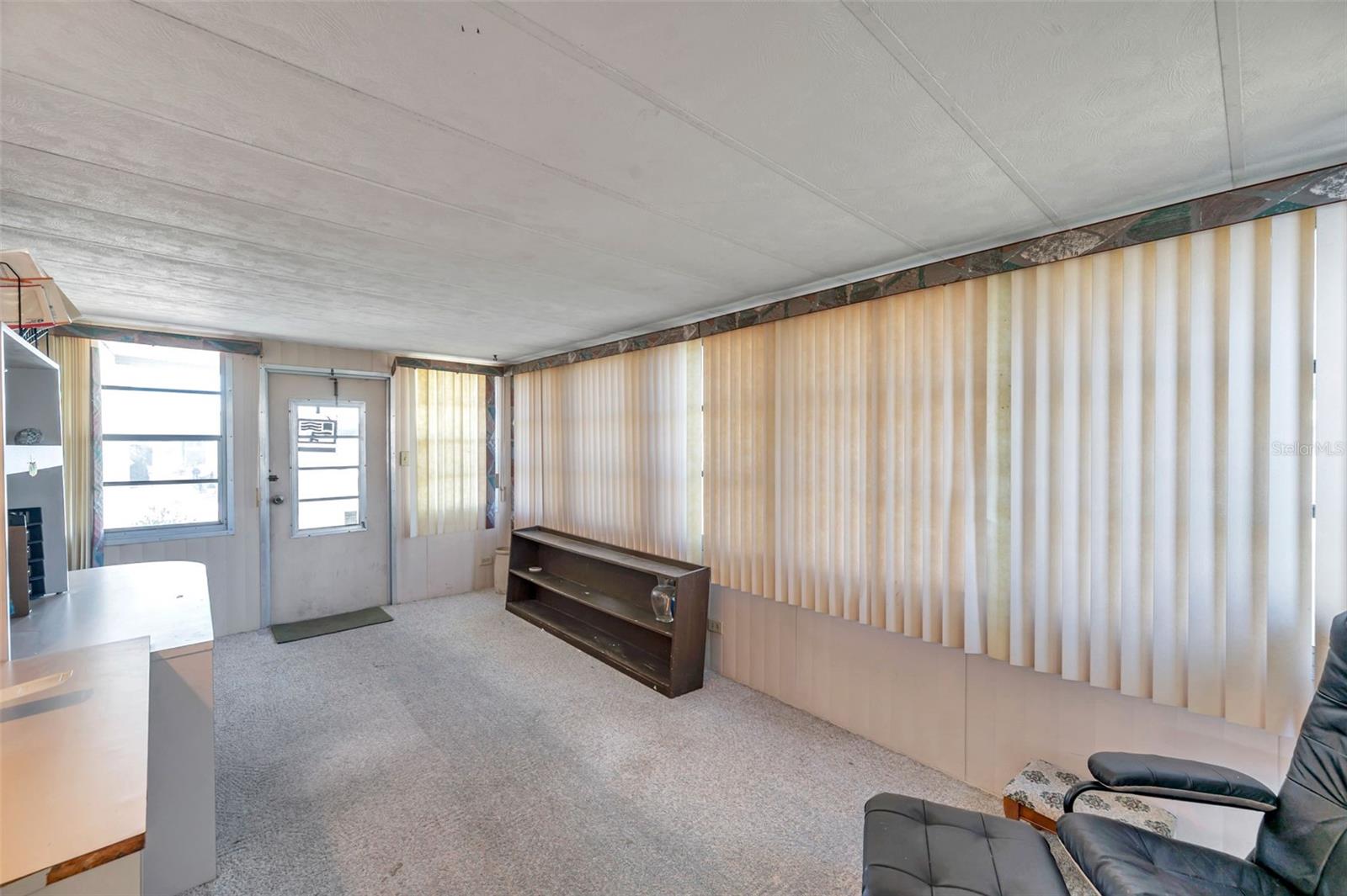 W7877547 Property Photo