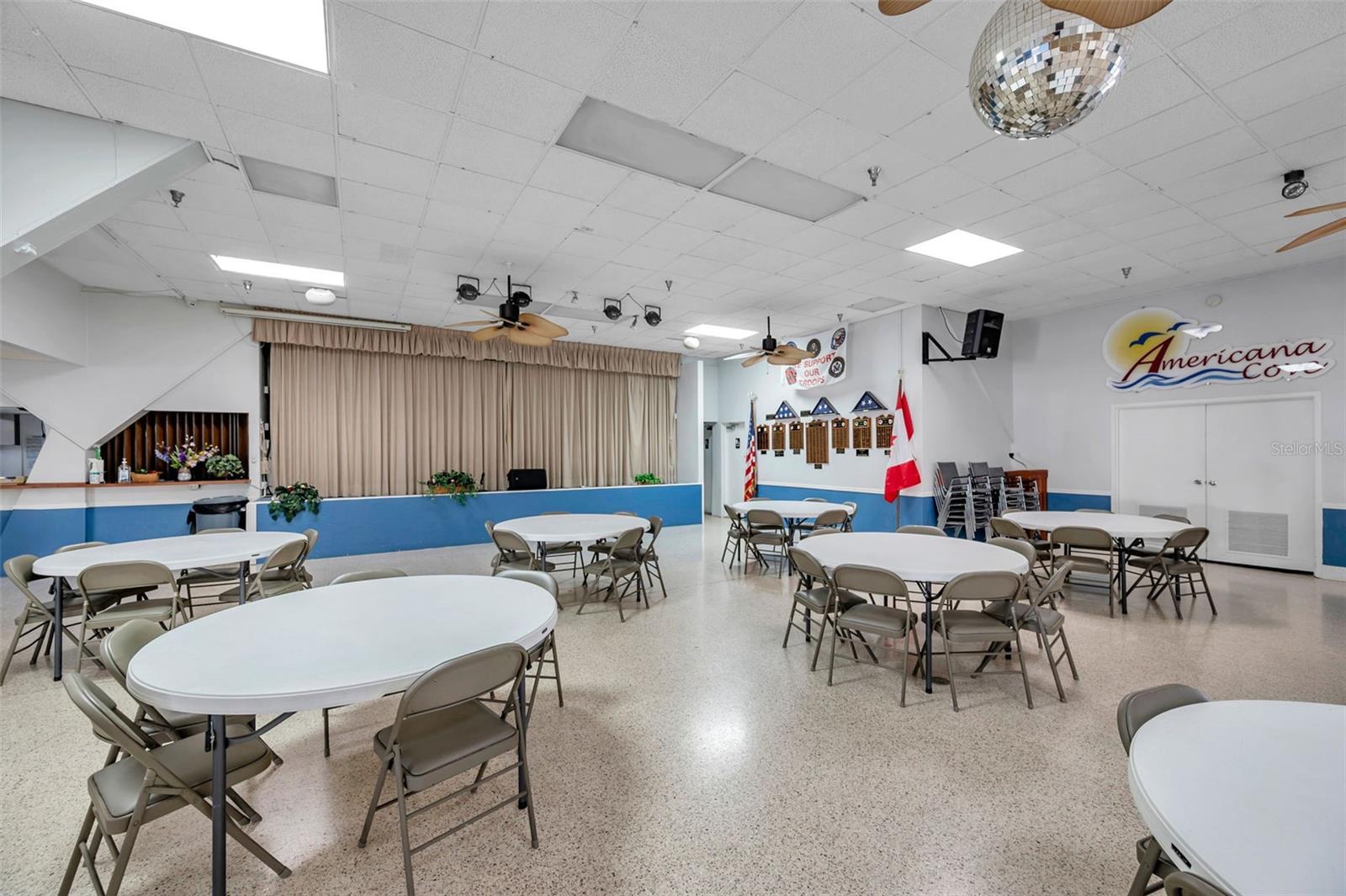 W7877547 Property Photo