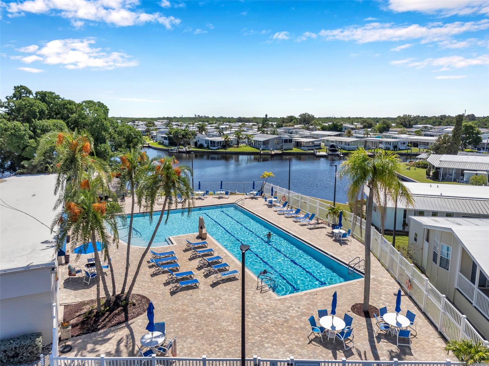 W7877547 Property Photo