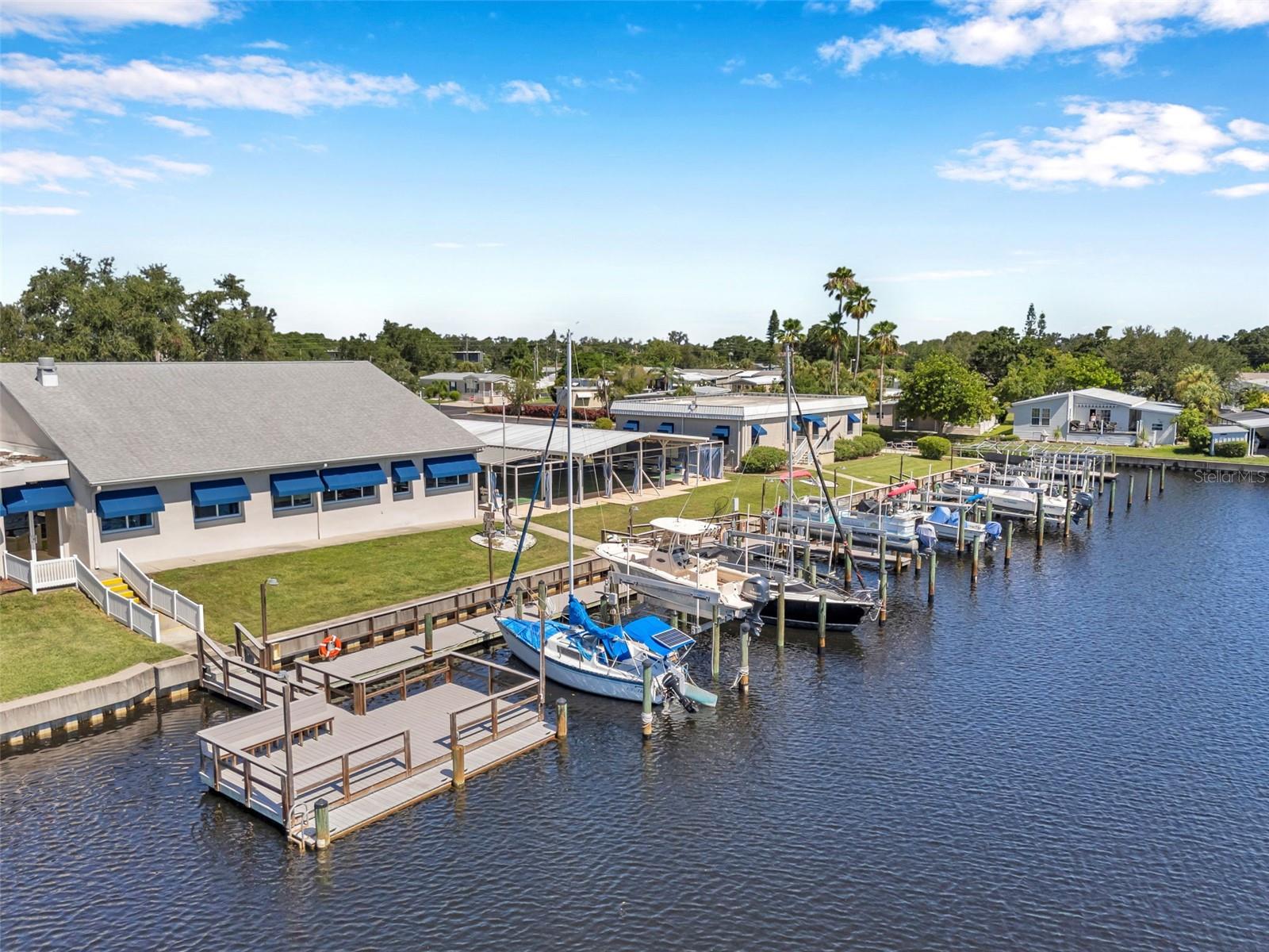 W7877547 Property Photo