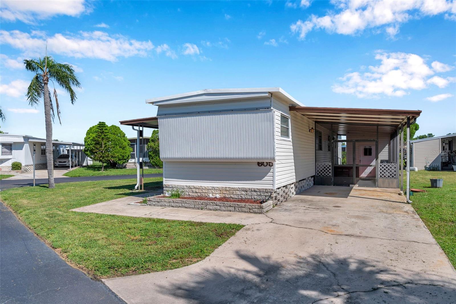 W7877547 Property Photo