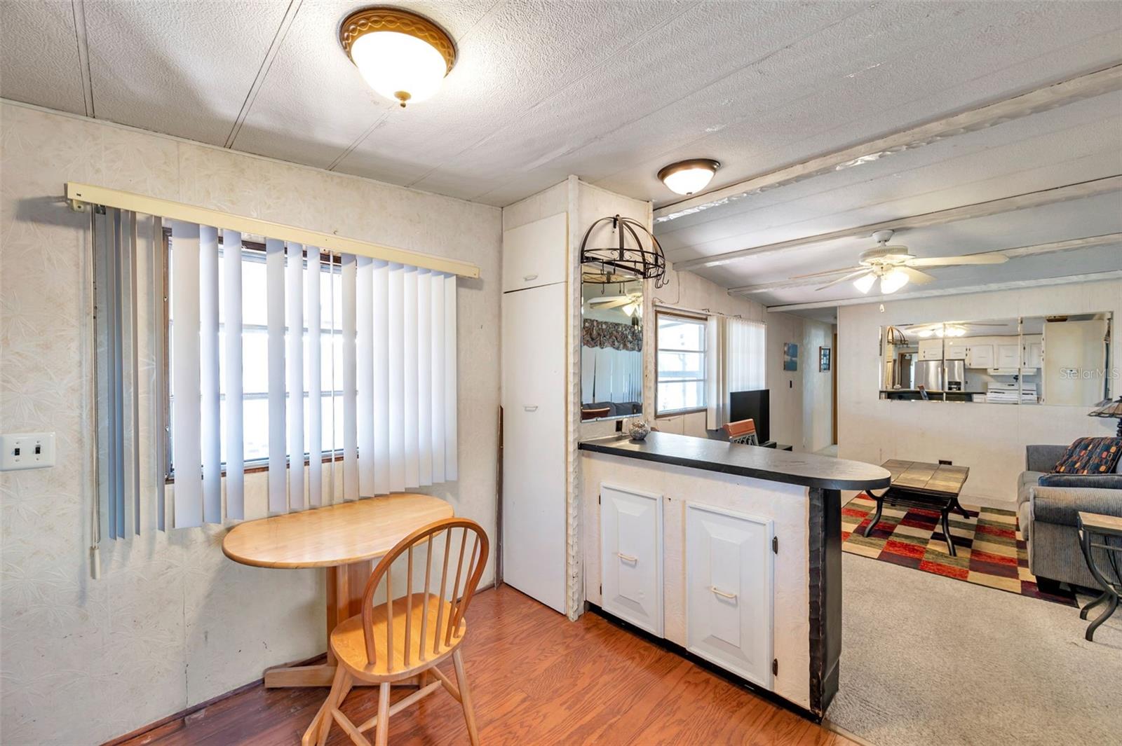 W7877547 Property Photo