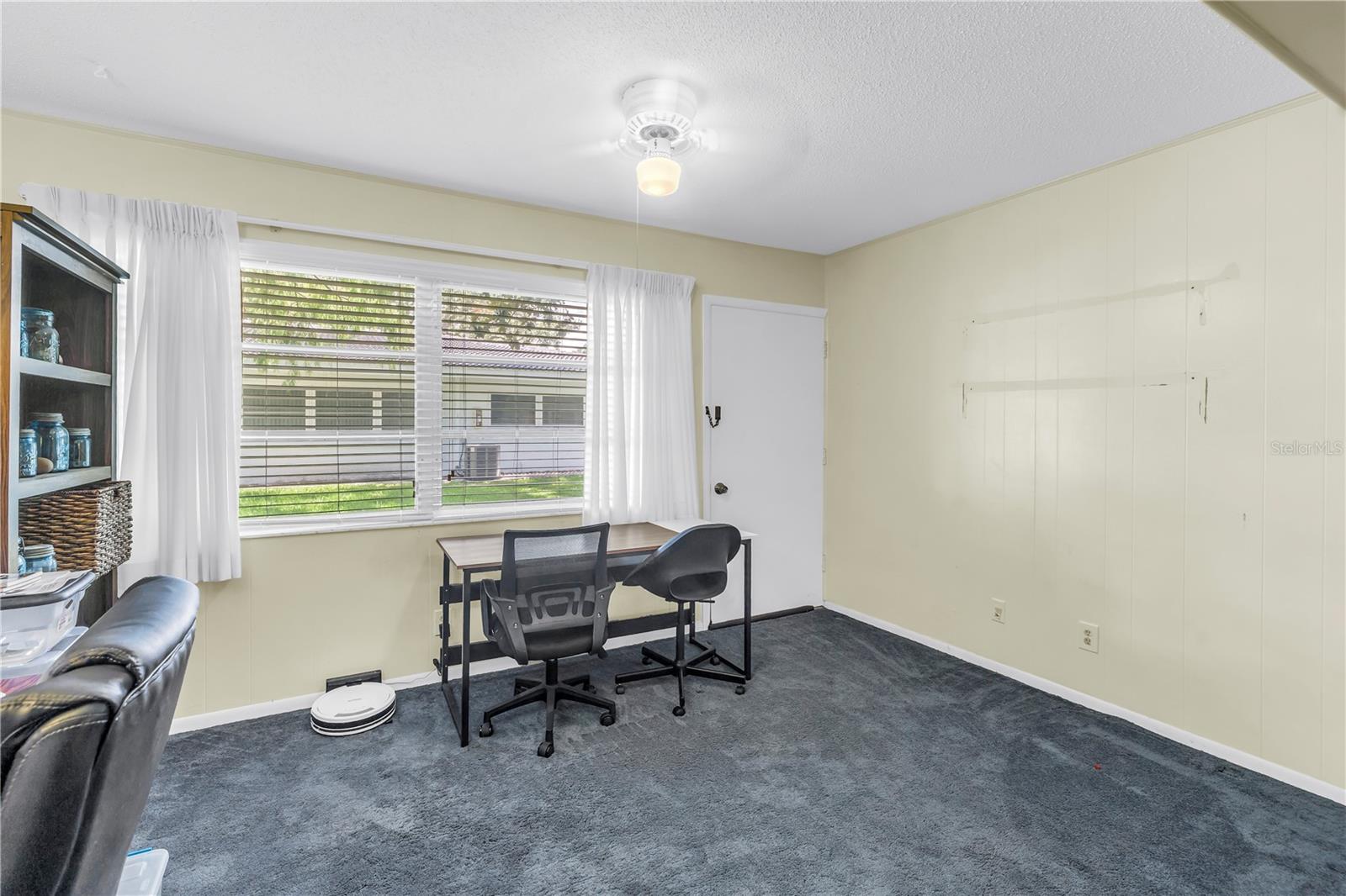 TB8409975 Property Photo