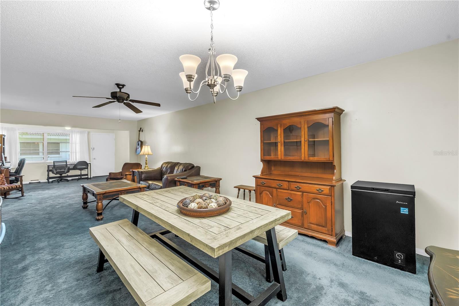 TB8409975 Property Photo