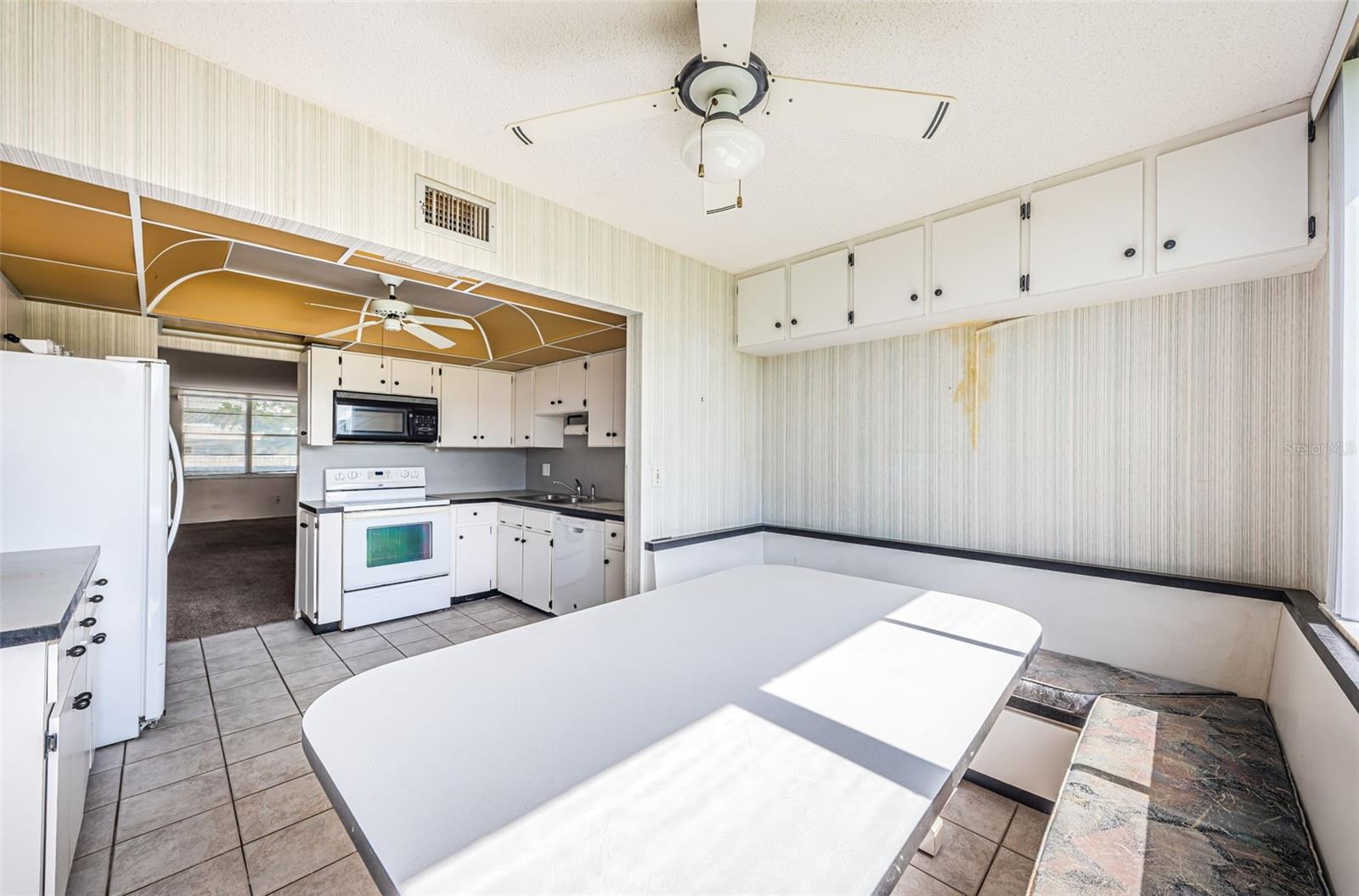 TB8410016 Property Photo