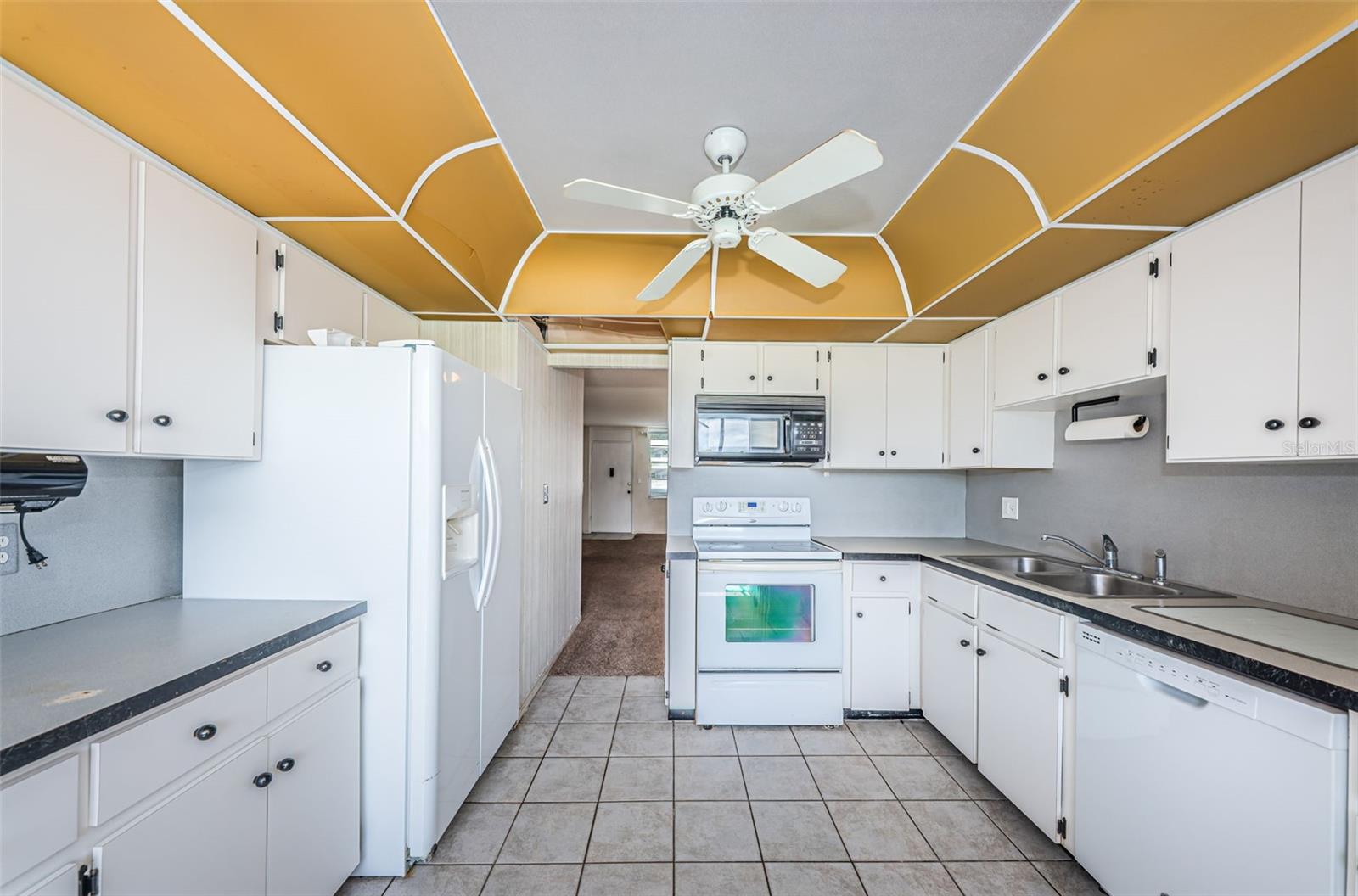 TB8410016 Property Photo