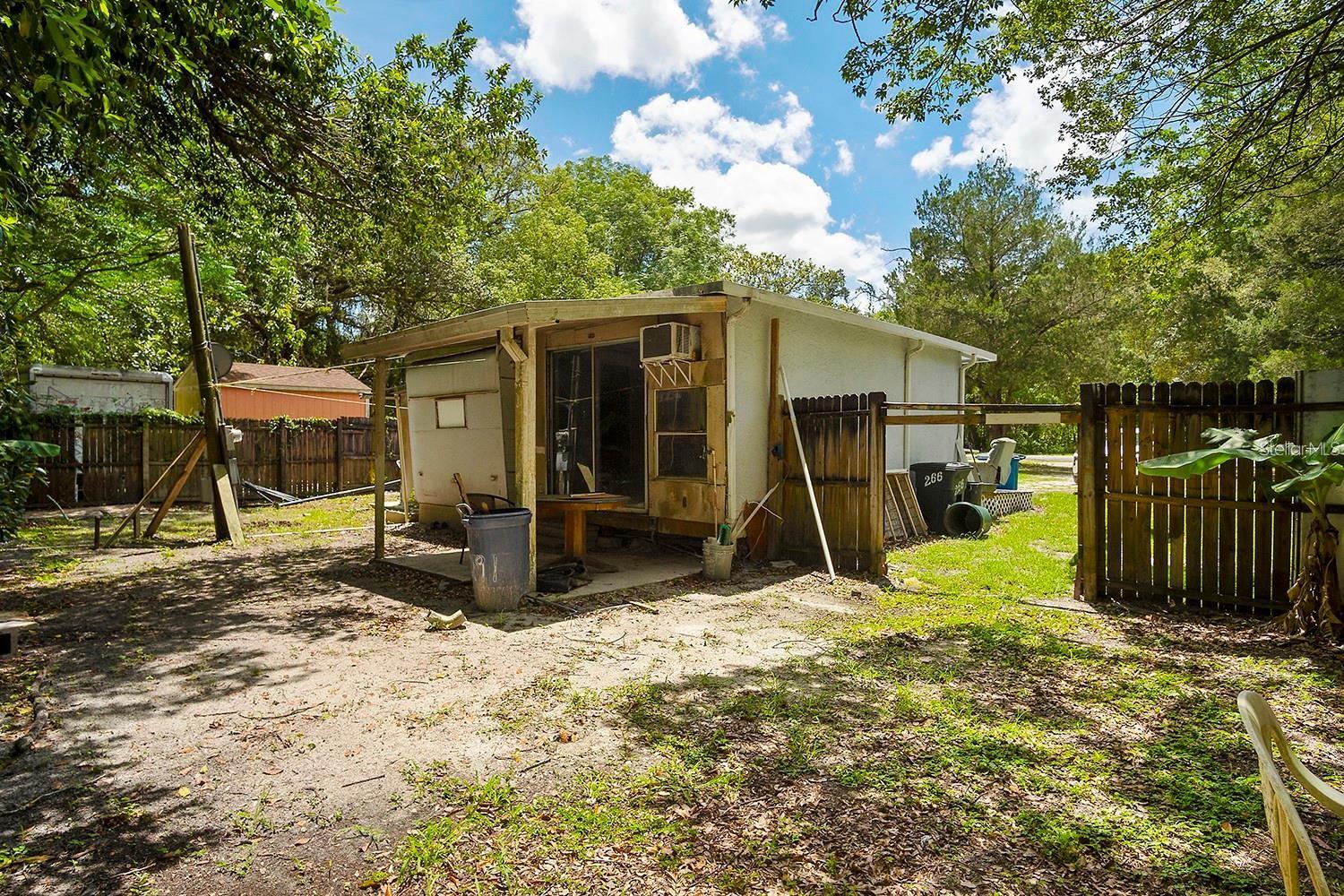 W7877555 Property Photo