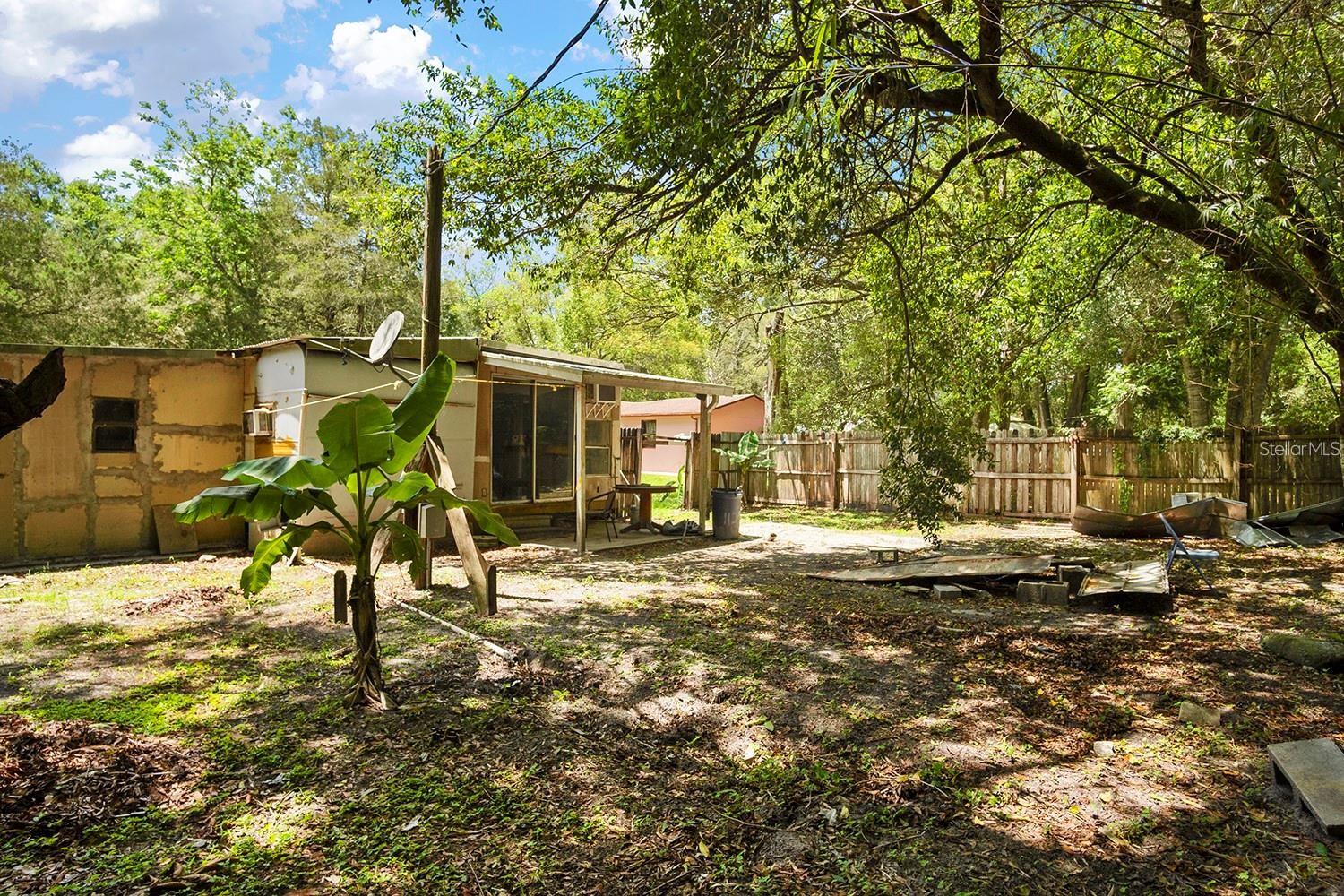 W7877555 Property Photo