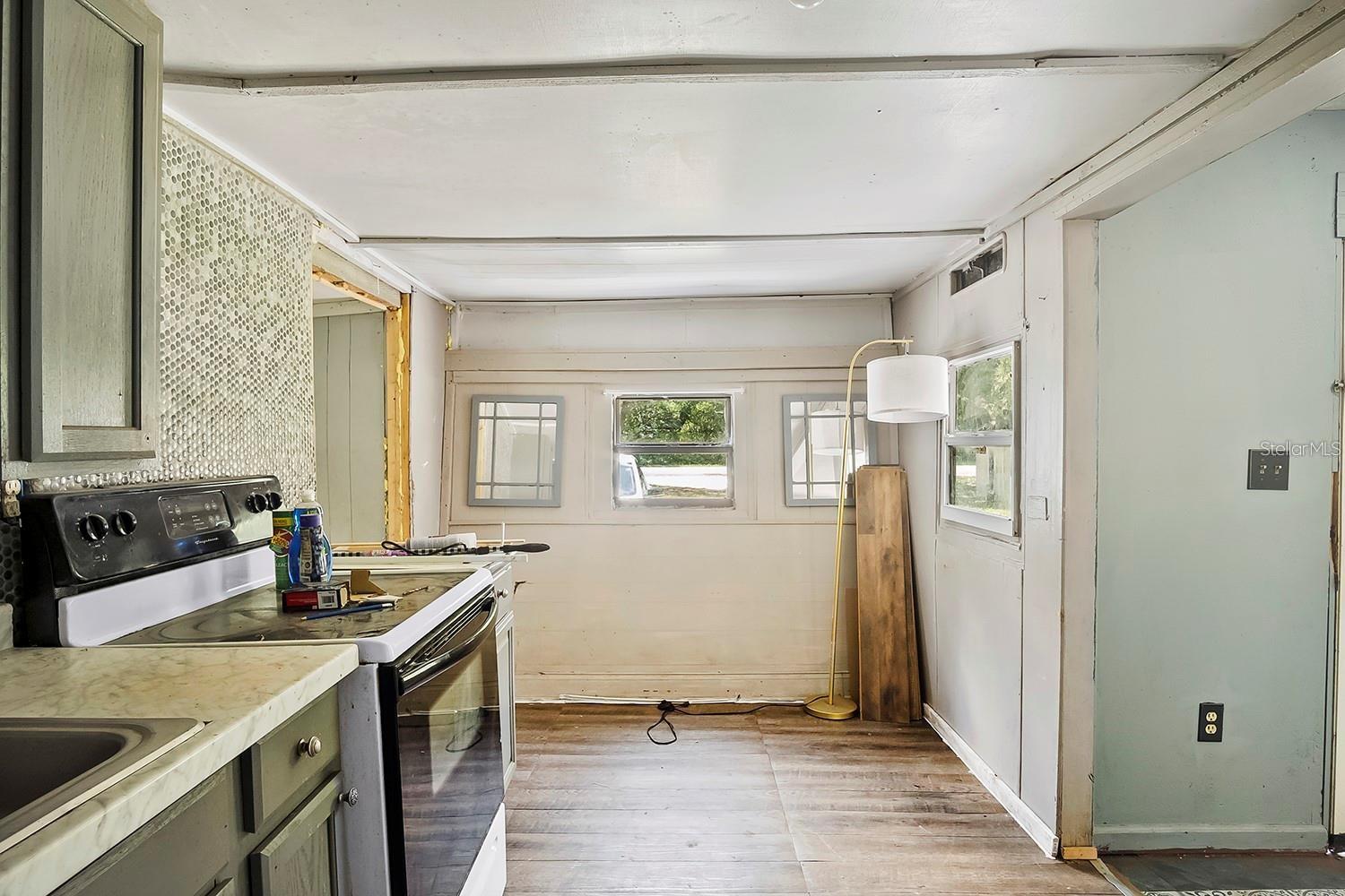 W7877555 Property Photo