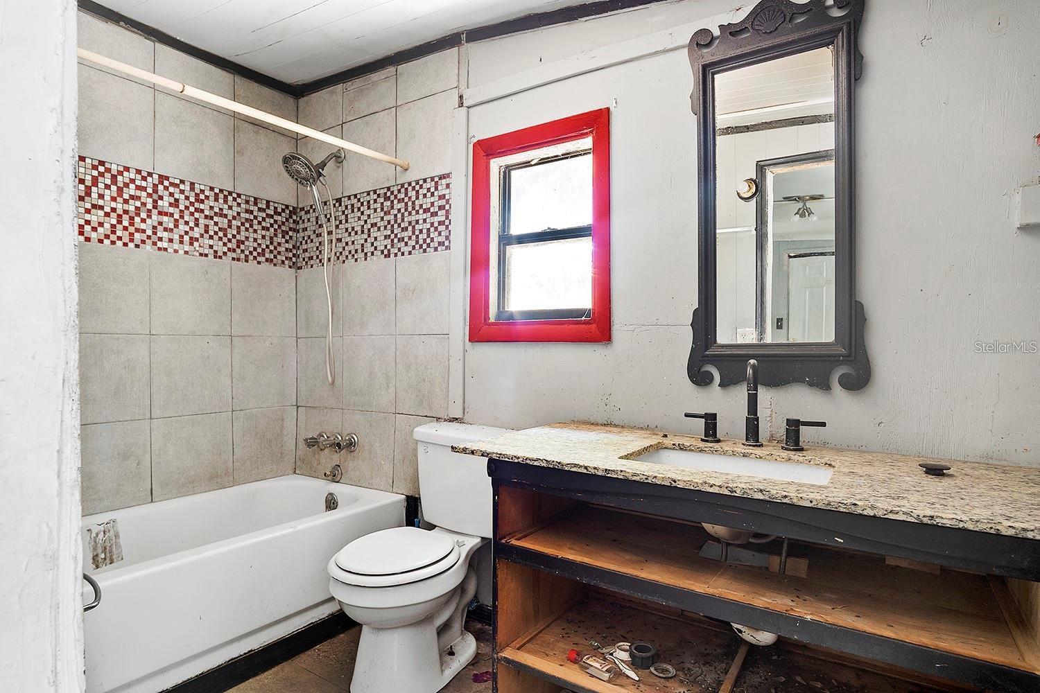 W7877555 Property Photo