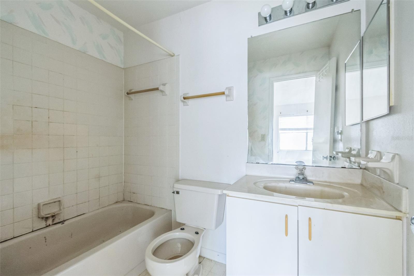 O6329683 Property Photo