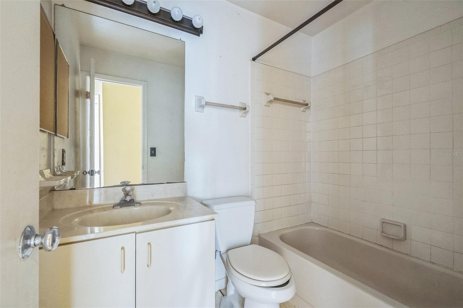 O6329683 Property Photo