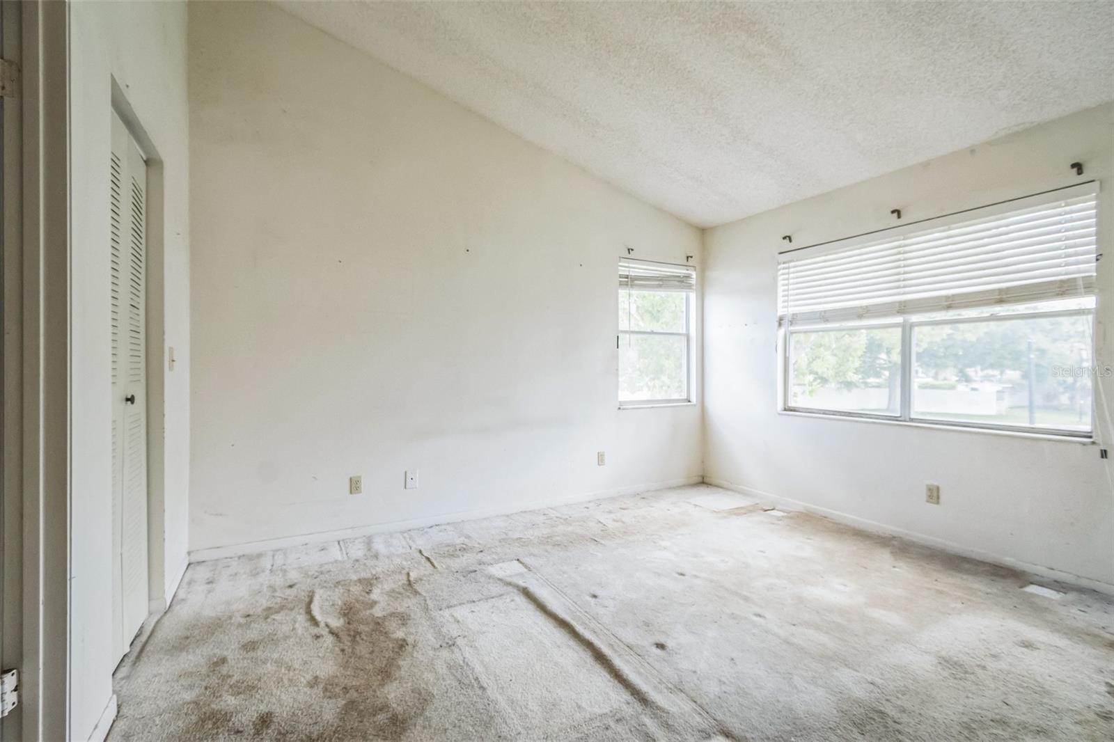 O6329683 Property Photo