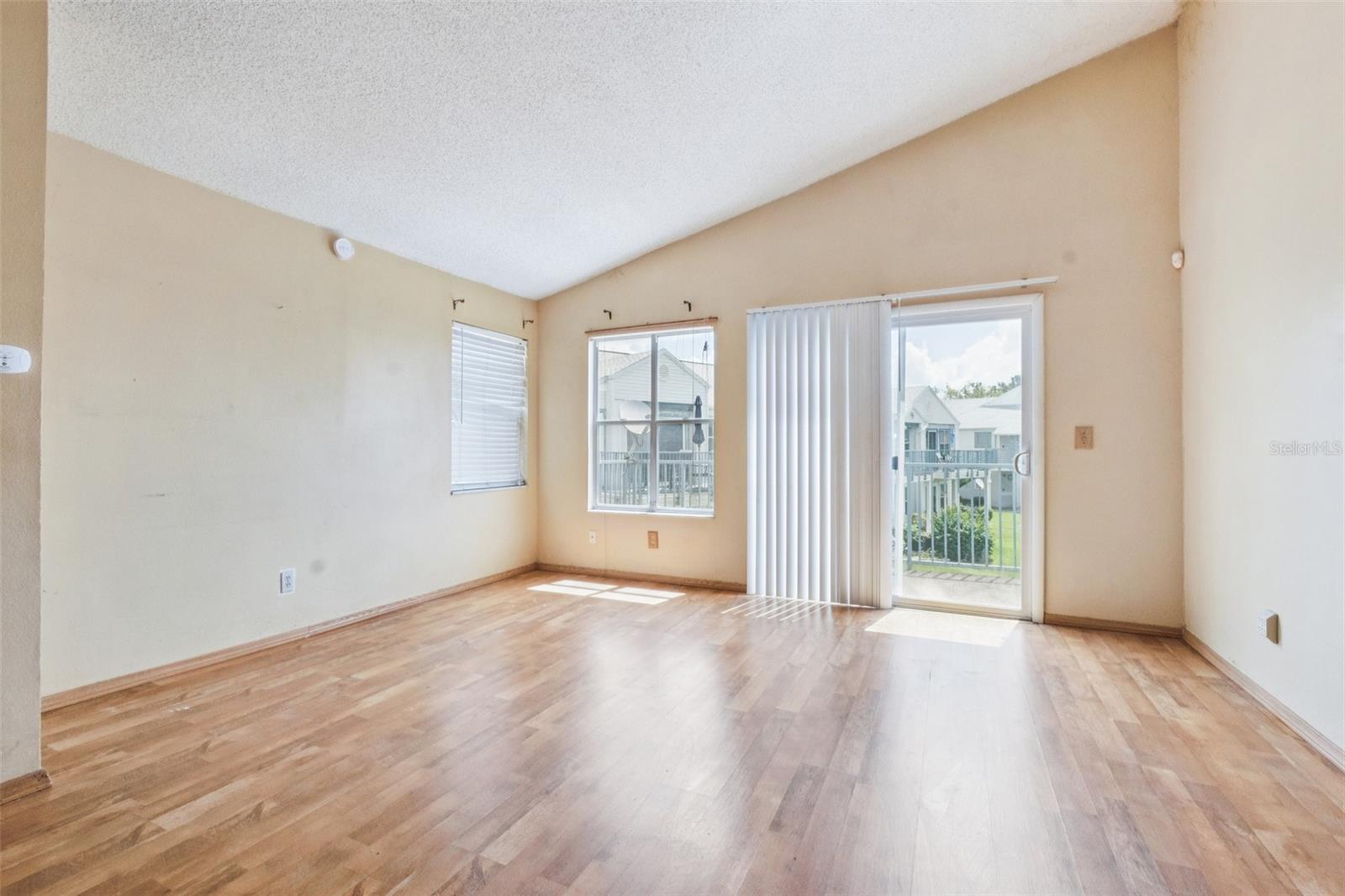 O6329683 Property Photo