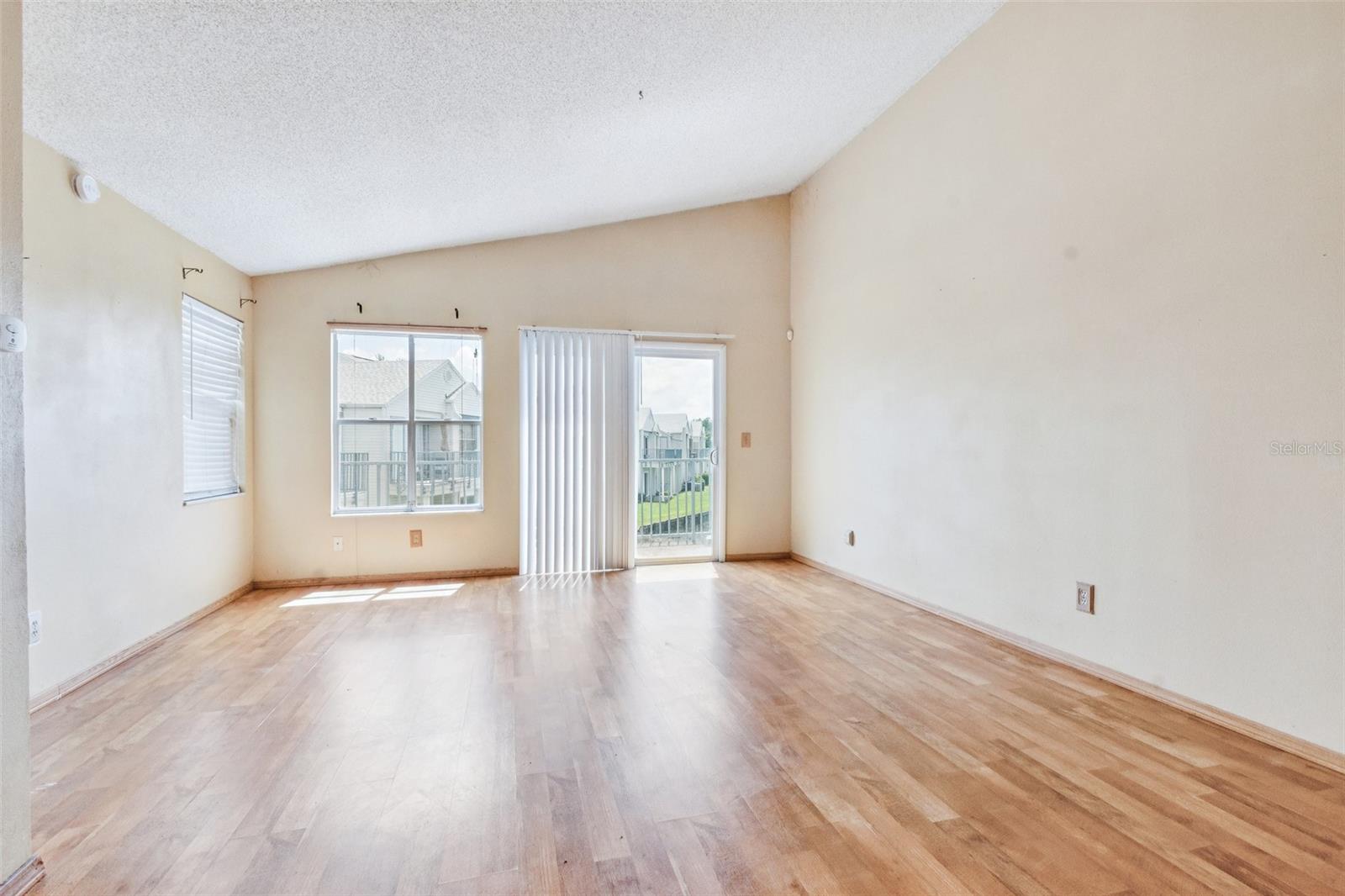 O6329683 Property Photo