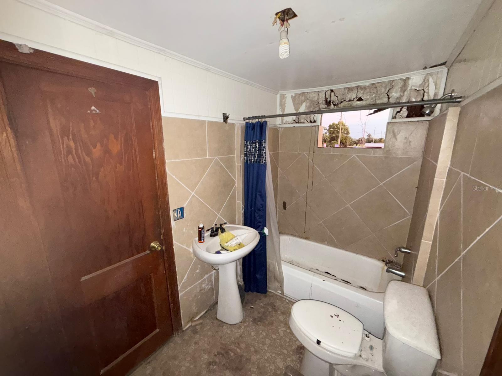 O6329742 Property Photo