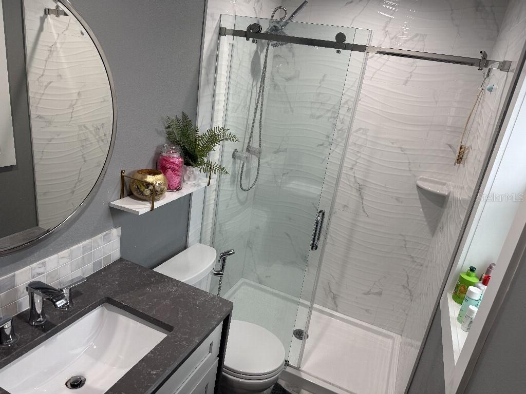 8020 N GOMEZ AVE, TAMPA, FL, 33614